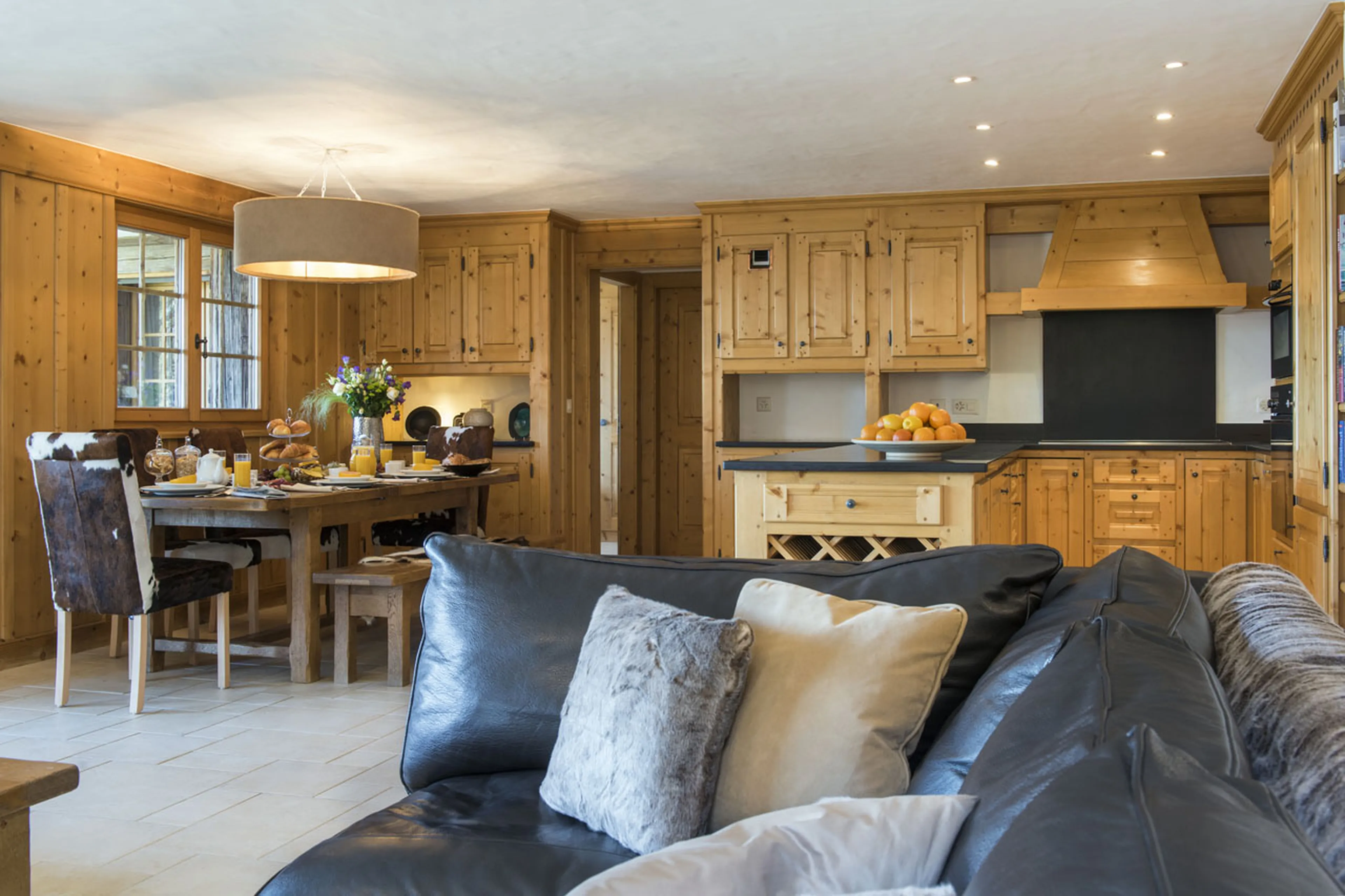 Living, dining and kitchen area at Apartment Max in Verbier