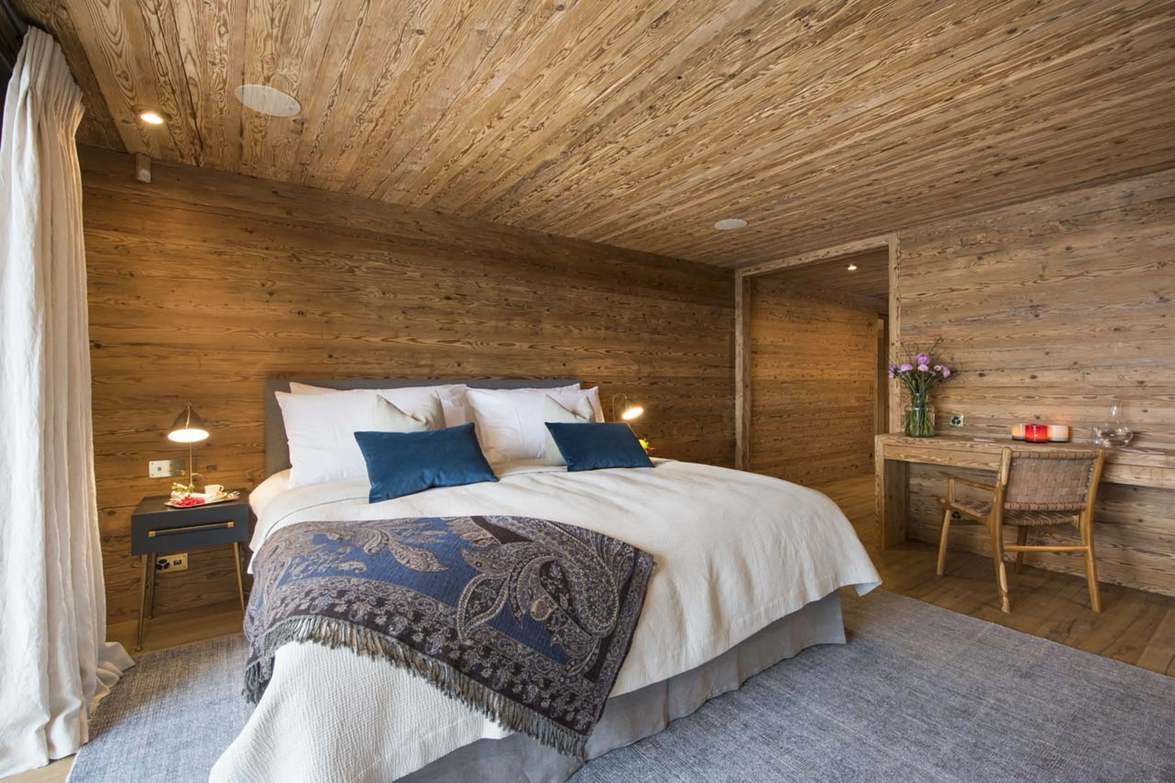 Second master bedroom of Chalet Mckinley in Zermatt