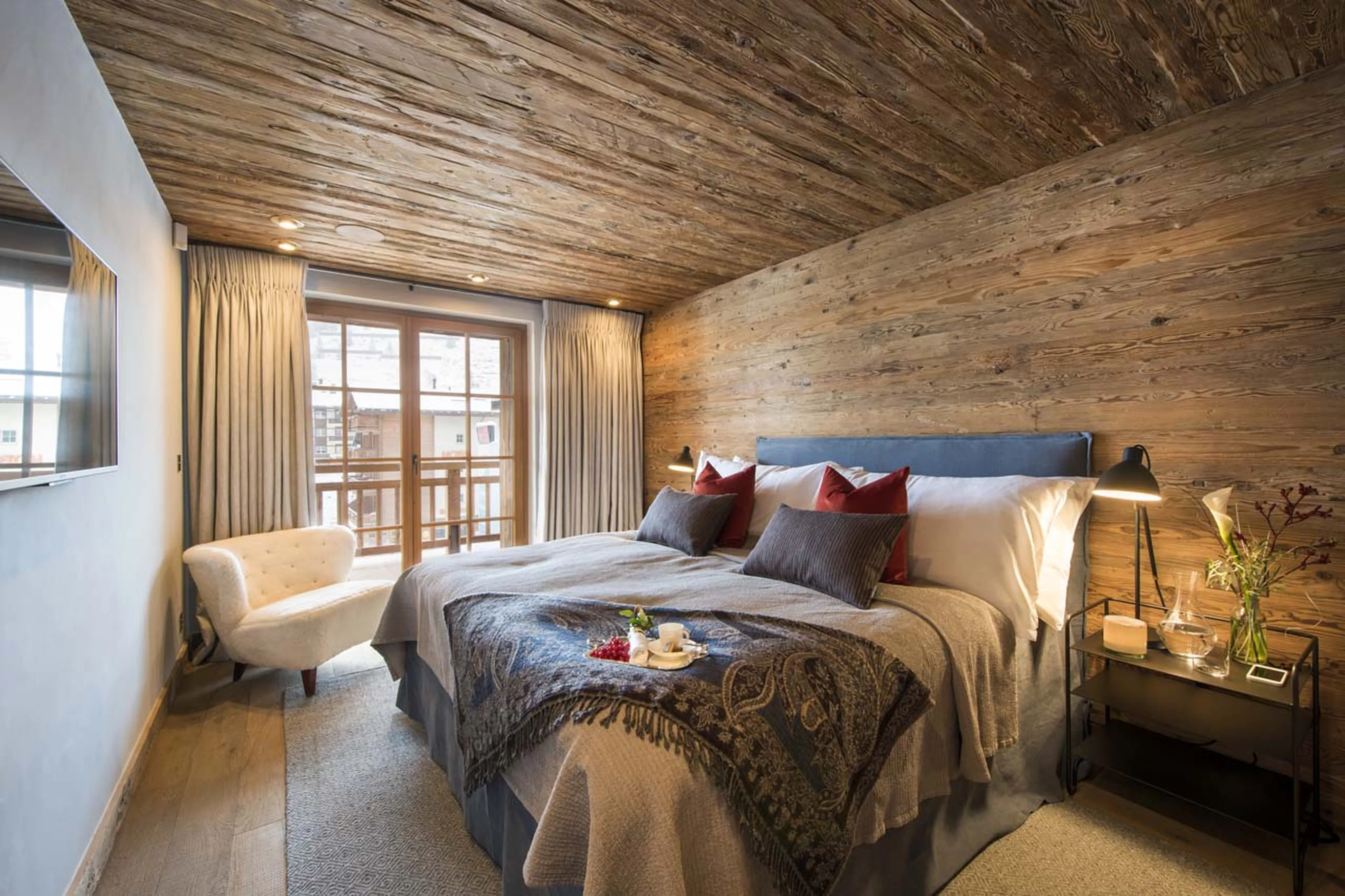 Double bedroom in Chalet Mckinley in Zermatt