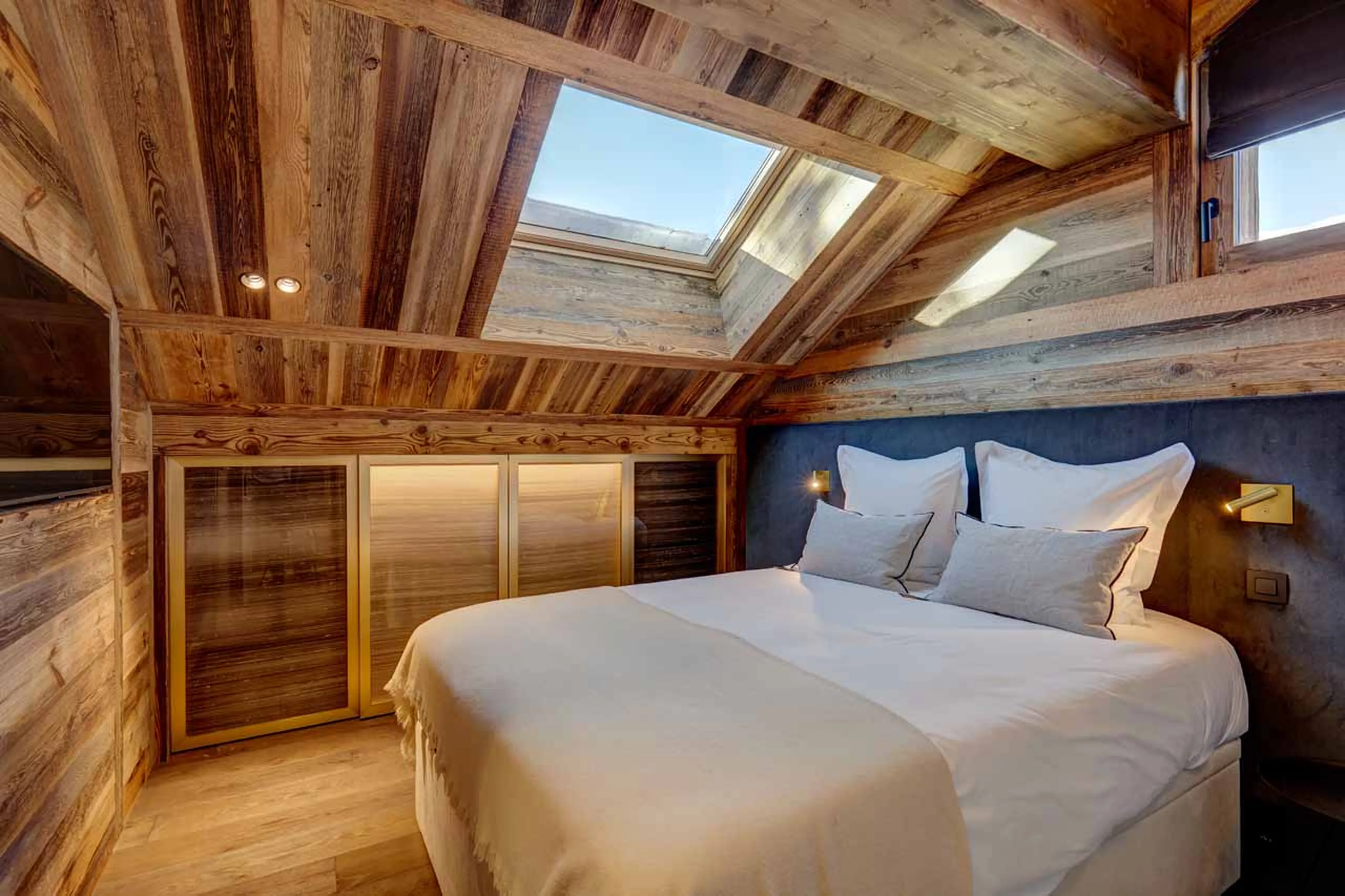 Bedroom one at Chalet Menor in Meribel