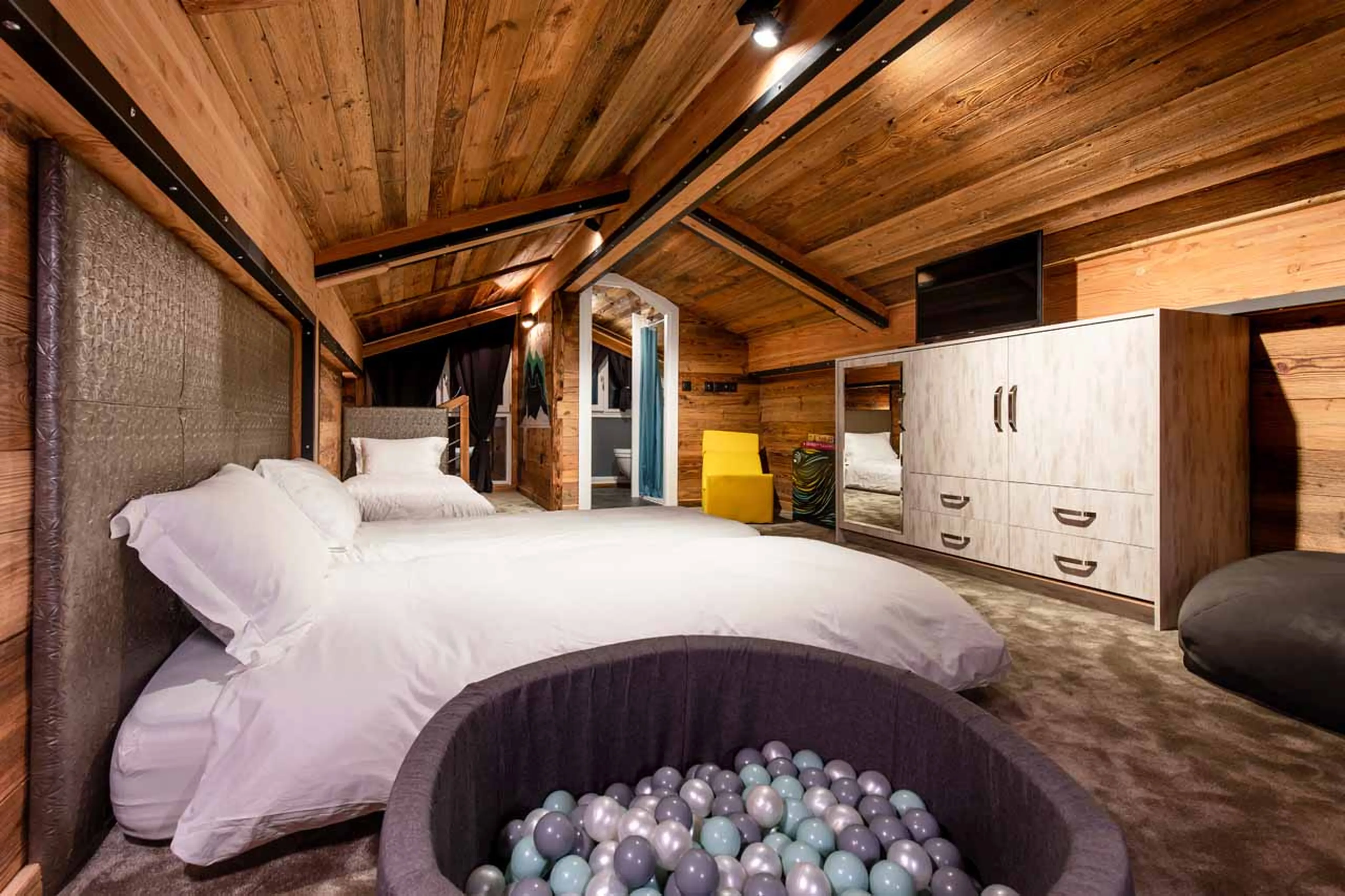 Ball pit in children's bedroom at  Chalet Merveilles in Tignes