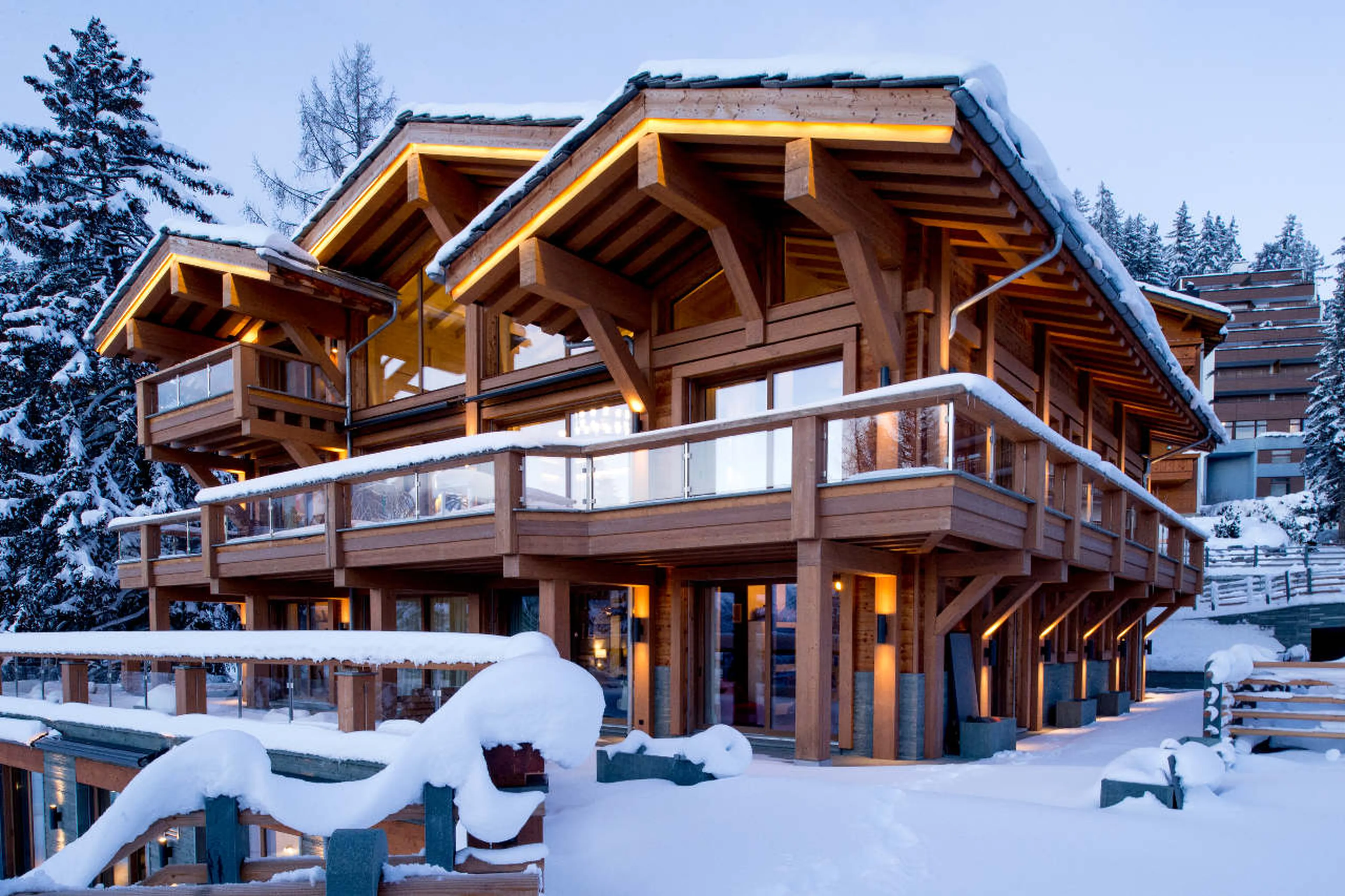 Chalet Migui only five minute walk from shopping and ski runs in Crans-Montana