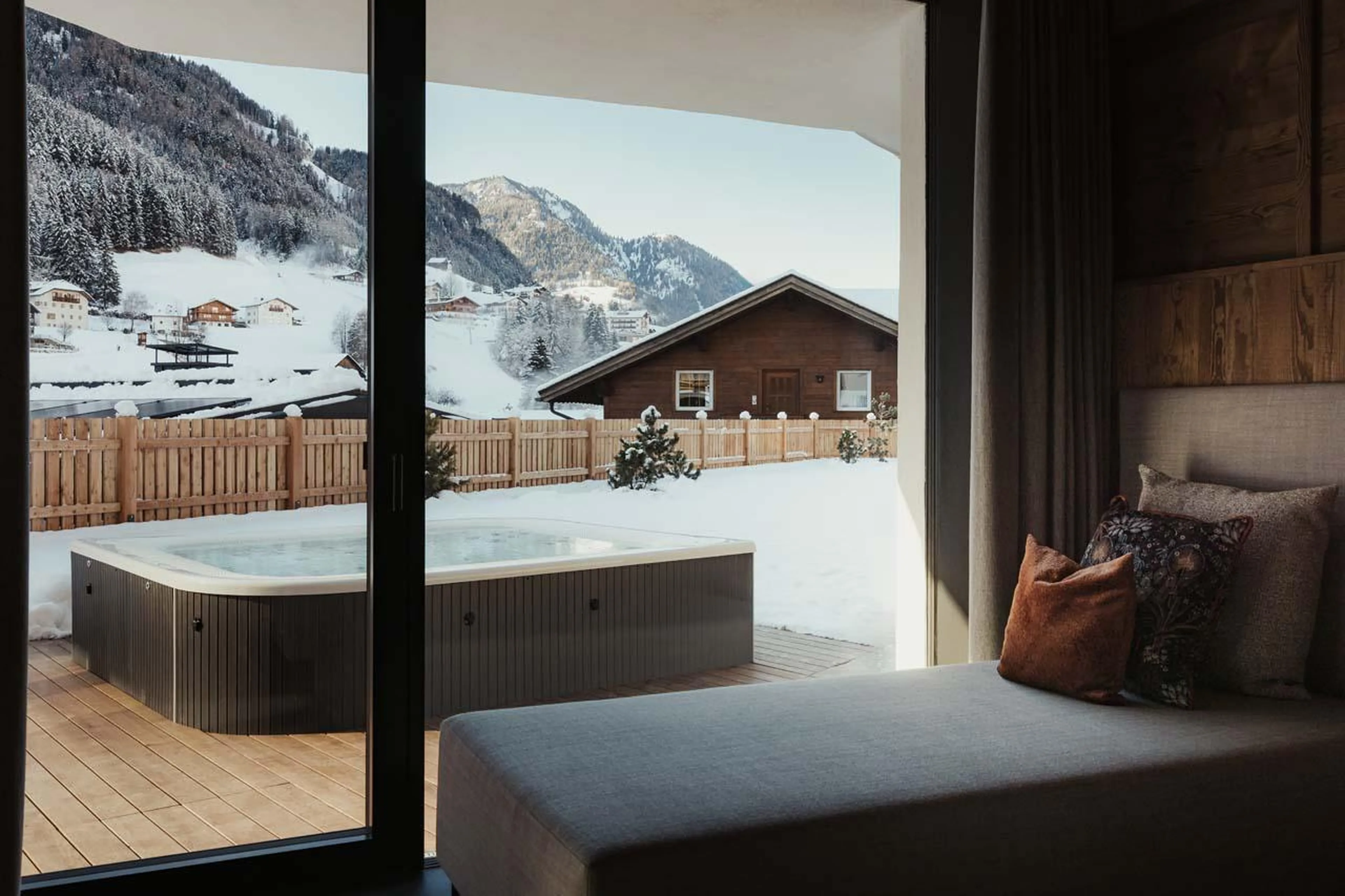 View of outdoor hot tub at Chalet Mile 2 in Val Gardena