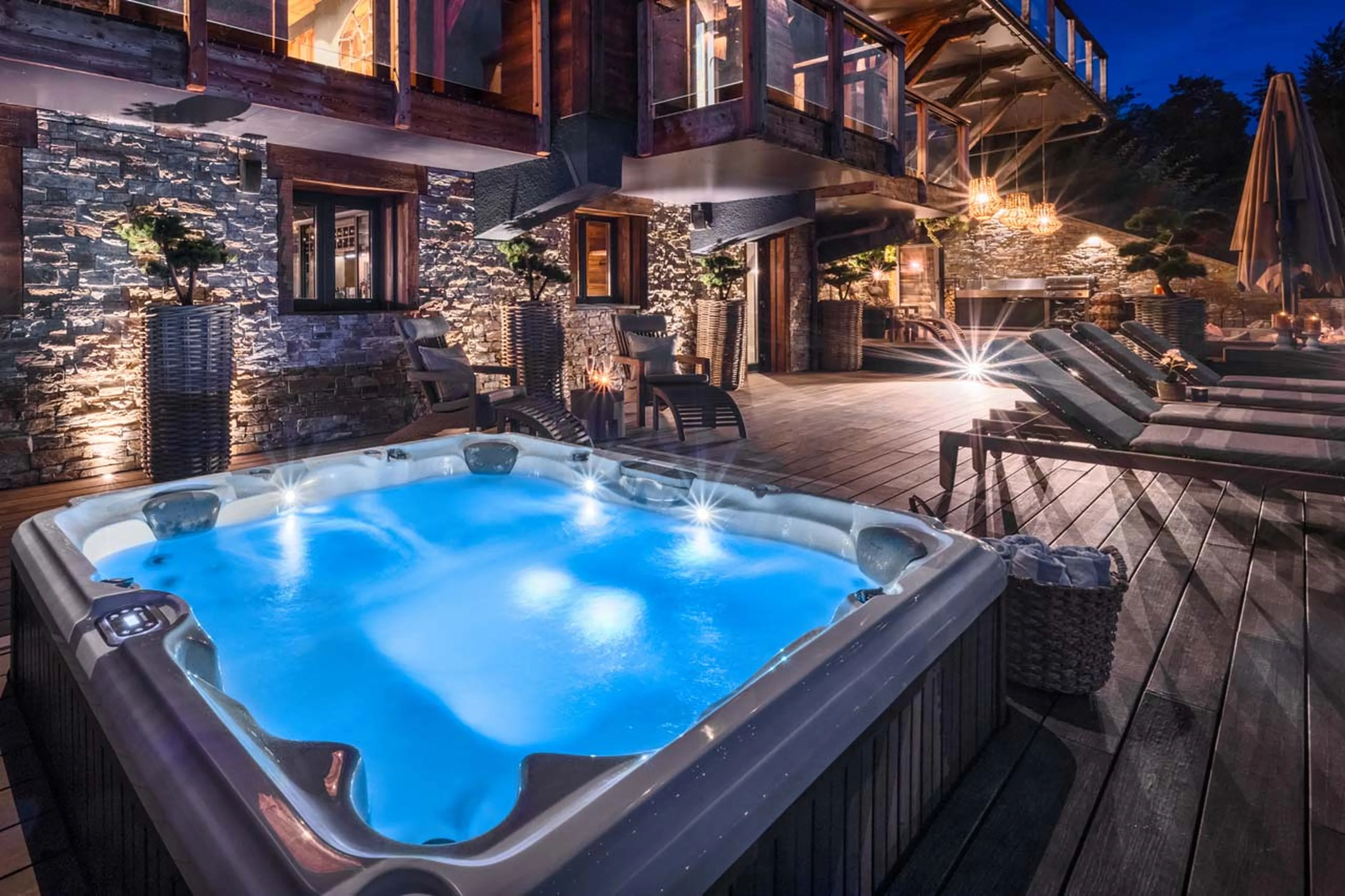 Outdoor hot tub at Chalet Mont Des Anges in Morzine