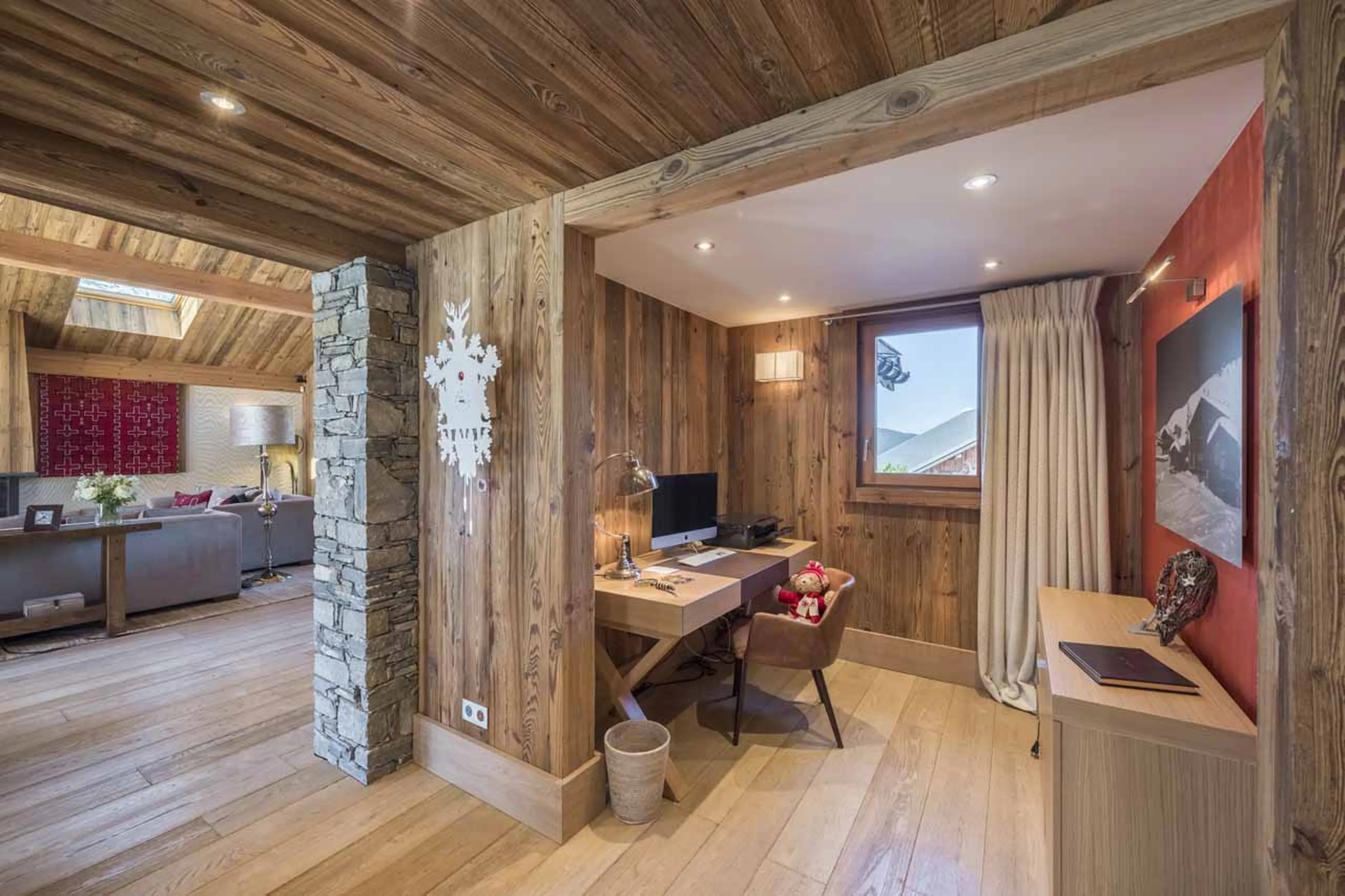 Office area in Chalet Mont Tremblant in Meribel