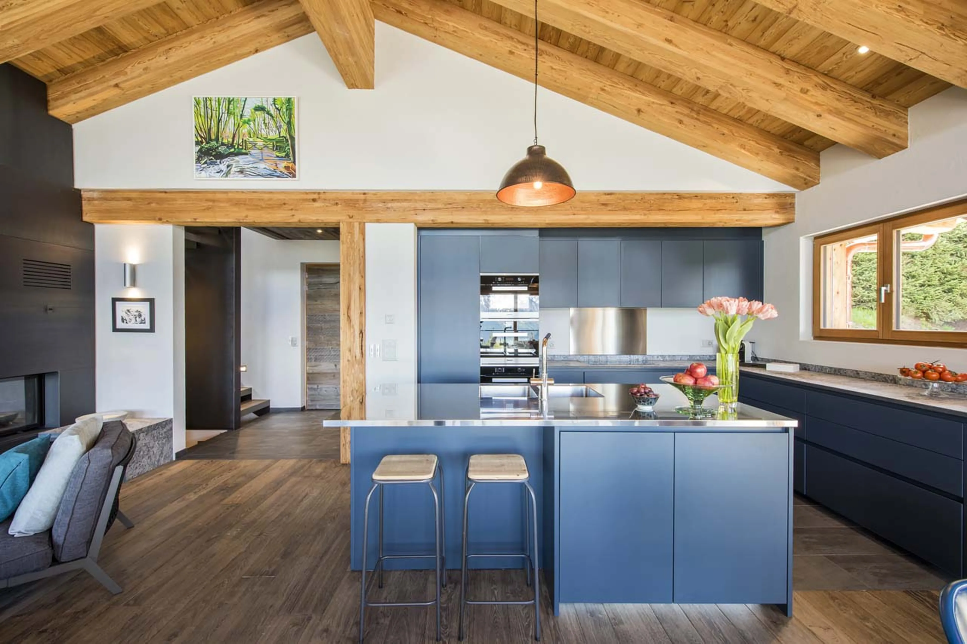 Well-equipped kitchen at Chalet Mowgli in Verbier