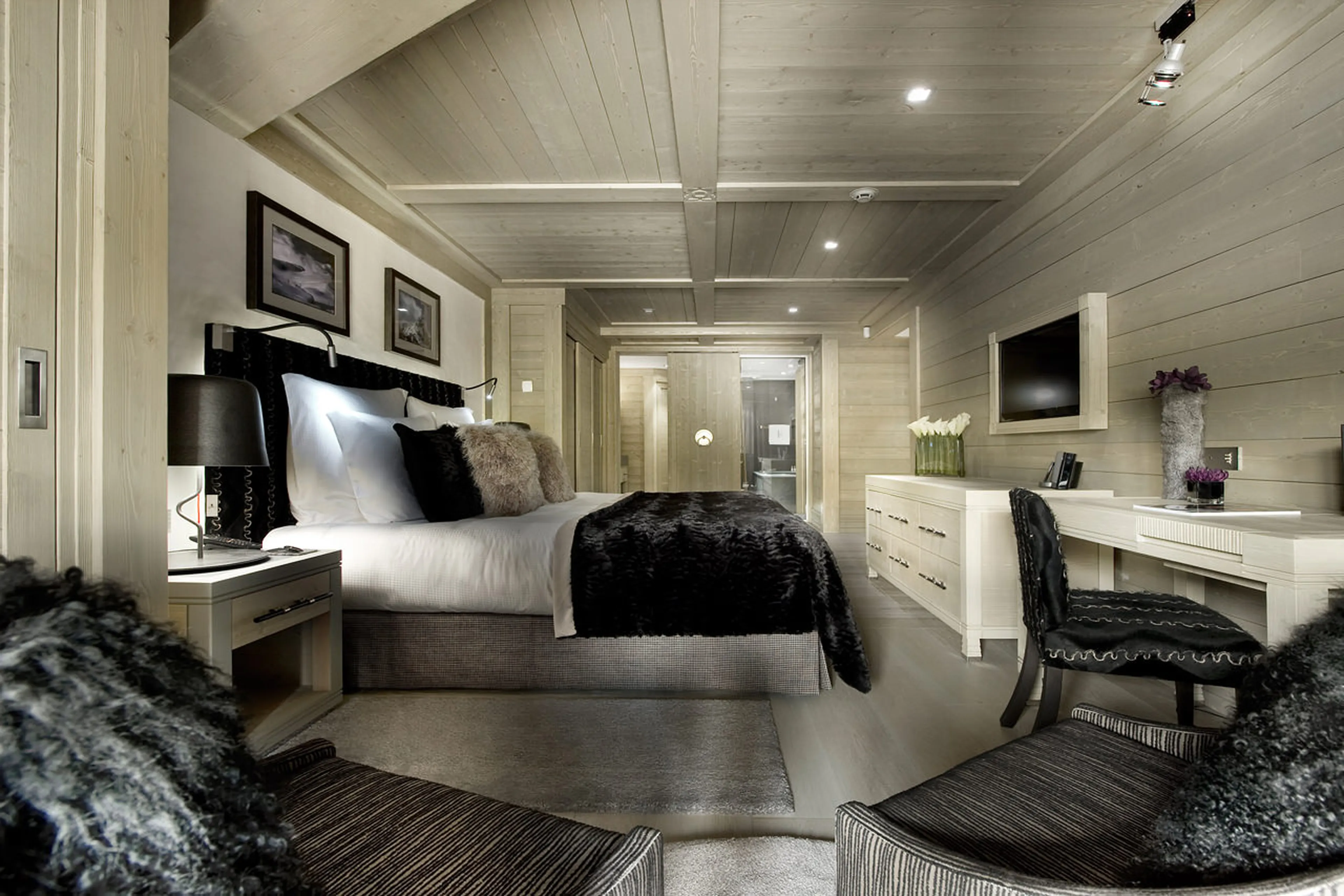 Bedroom four at Chalet Muztagh in Courchevel 1850