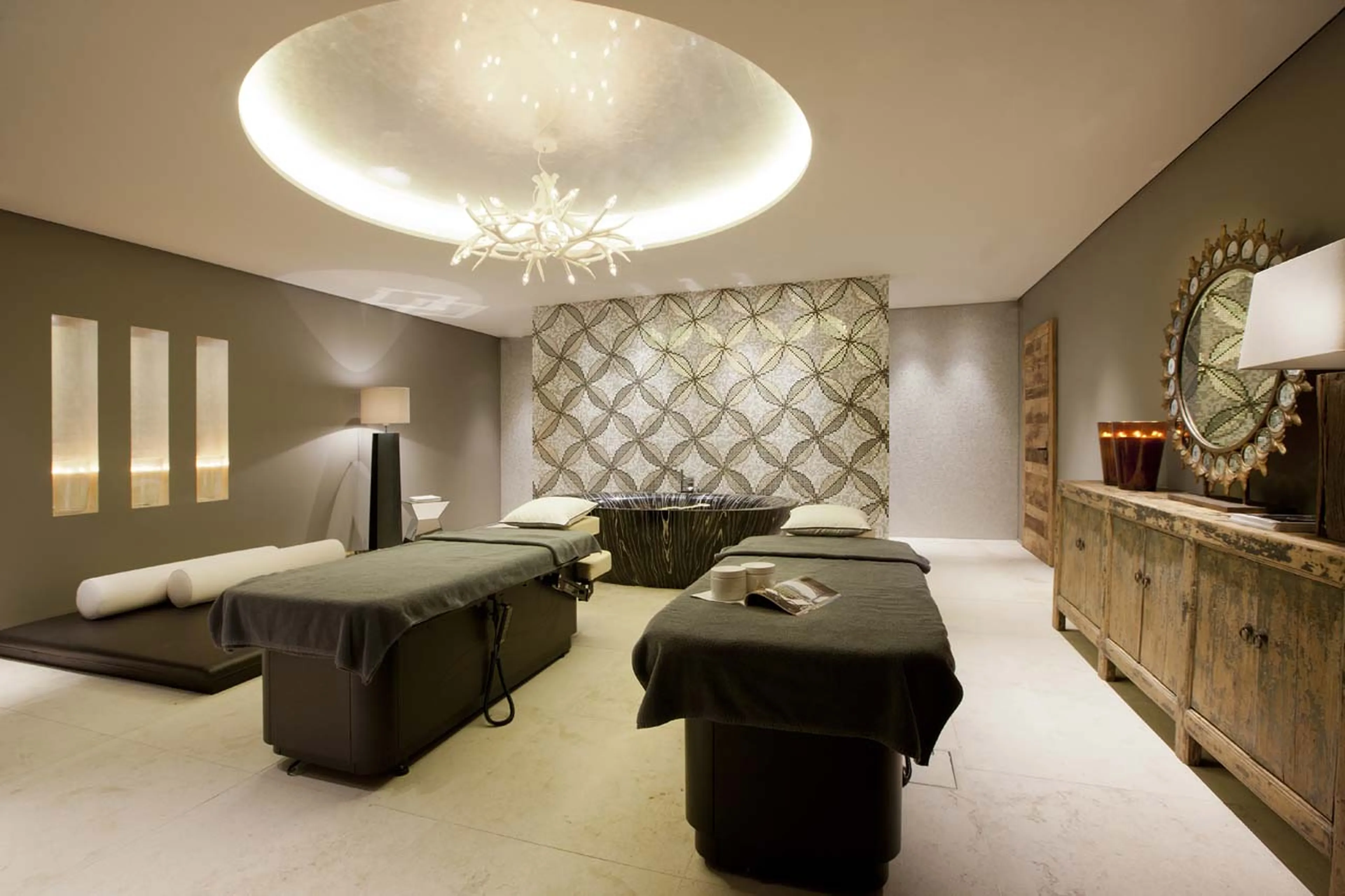 Double treatment room at Exterior of Chalet N in Lech