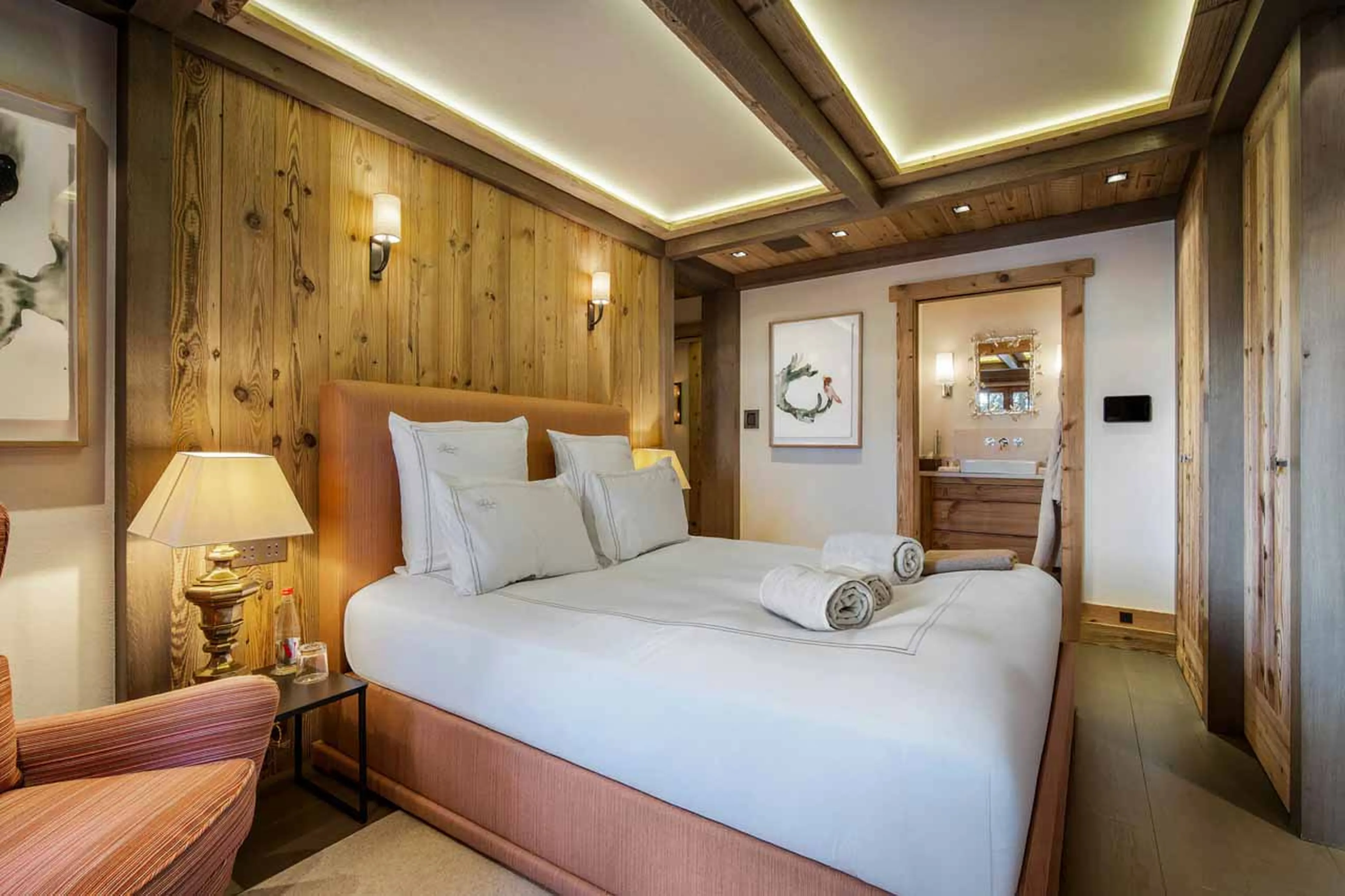 Double bedroom providing terrace access in Chalet Nanuq in Courchevel 1850