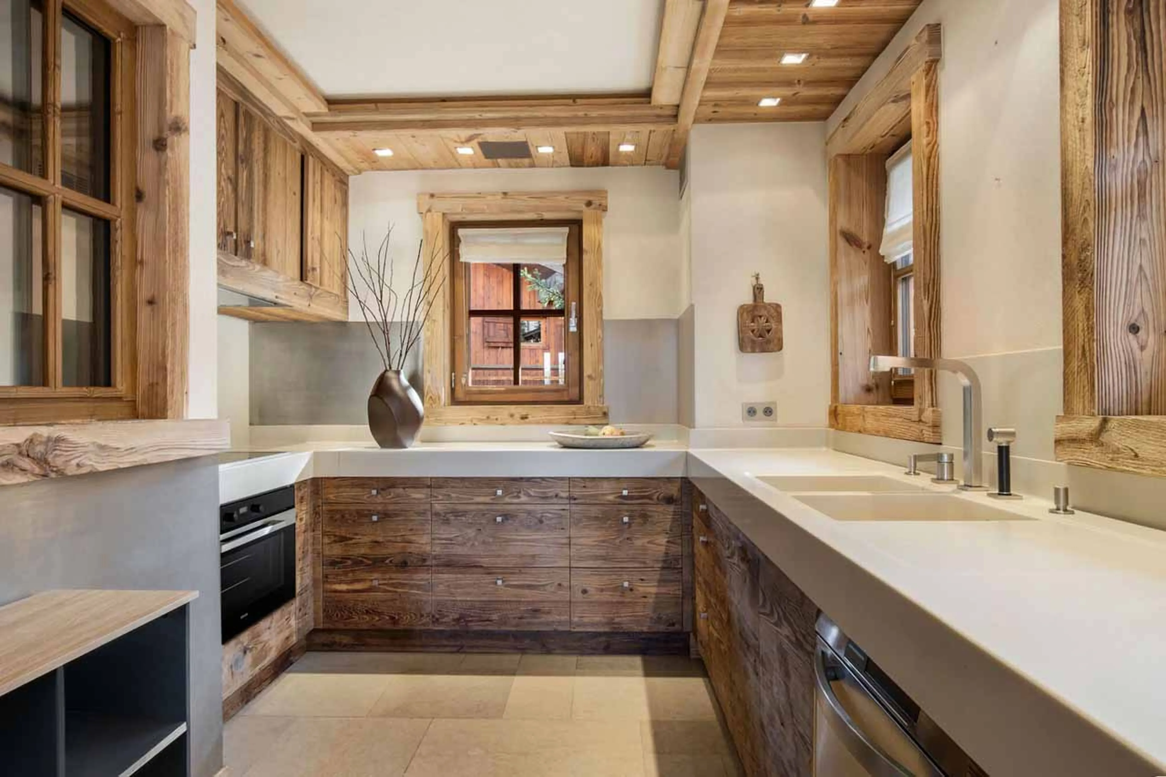 Kitchen in Chalet Nanuq in Courchevel 1850