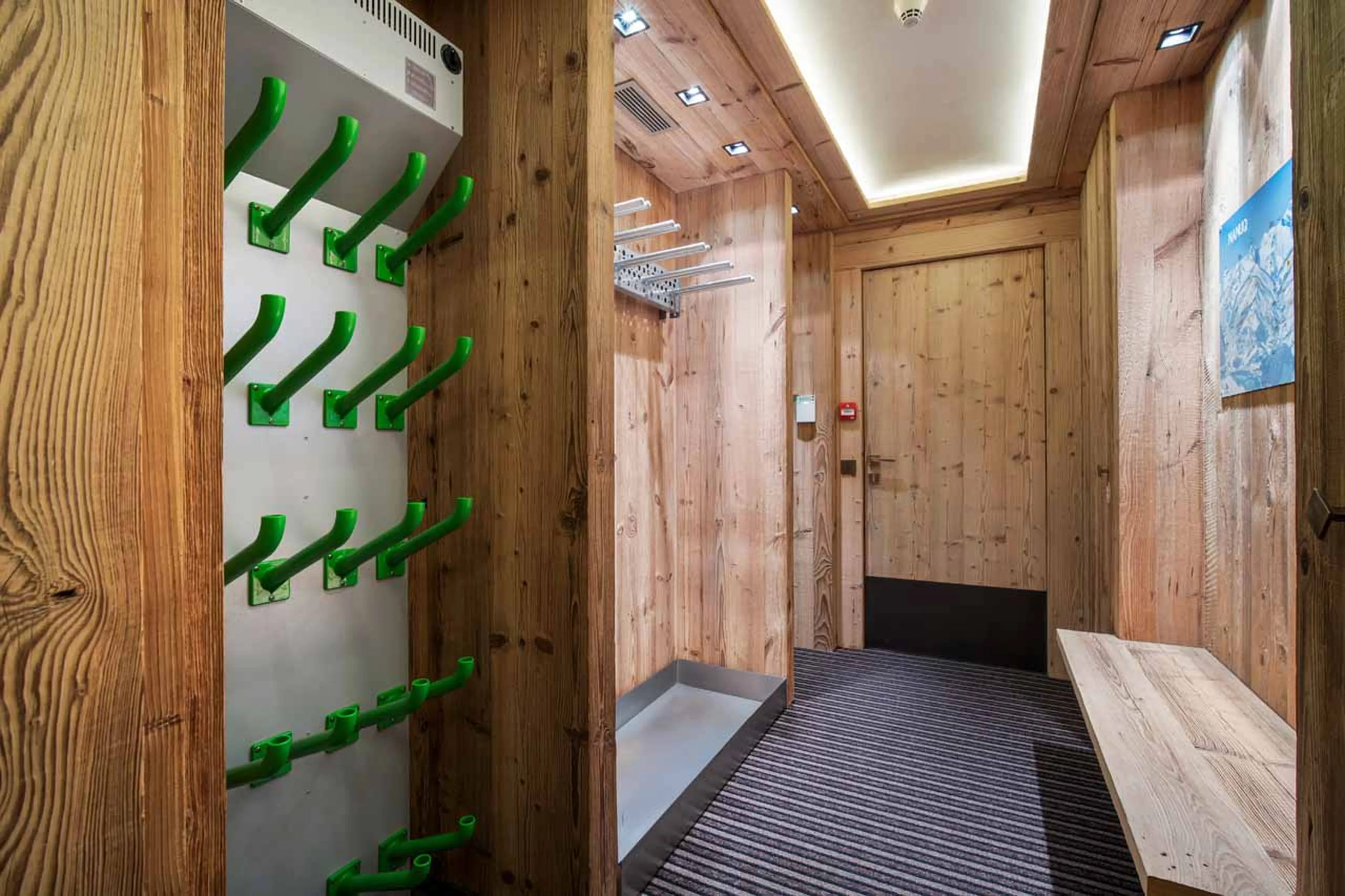 Ski room with boot heaters in Chalet Nanuq in Courchevel 1850