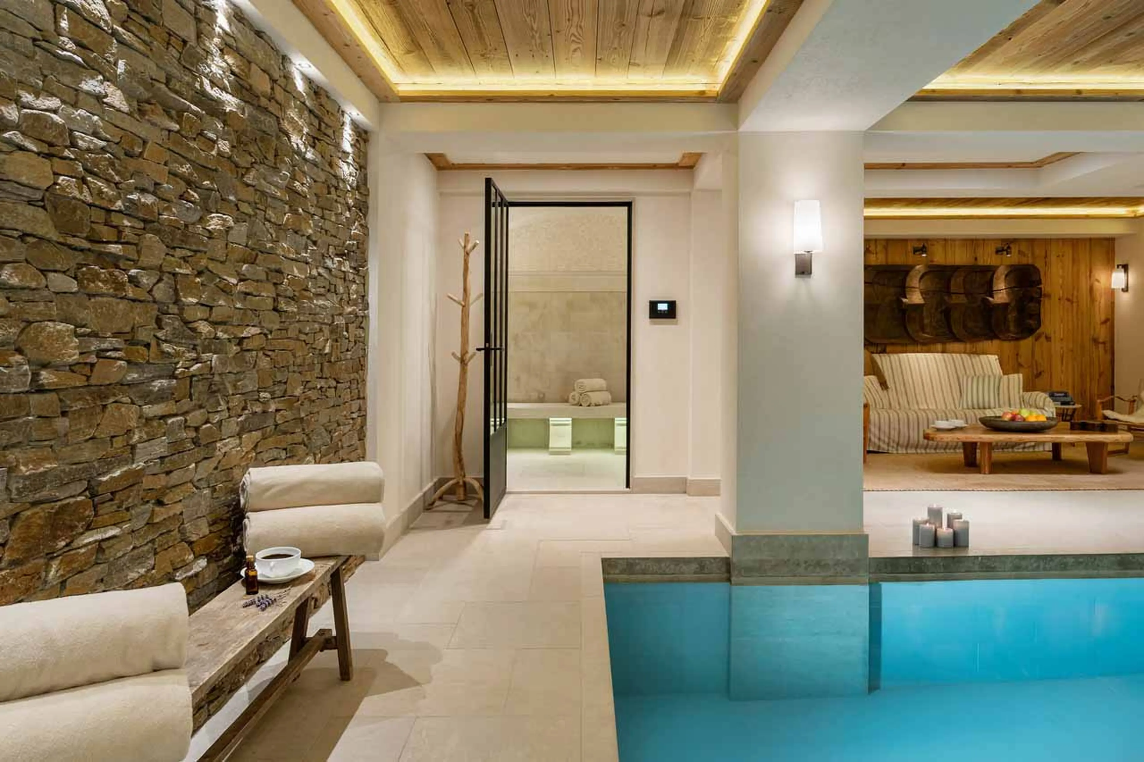 Swimming pool and shower in spa area of Chalet Nanuq in Courchevel 1850
