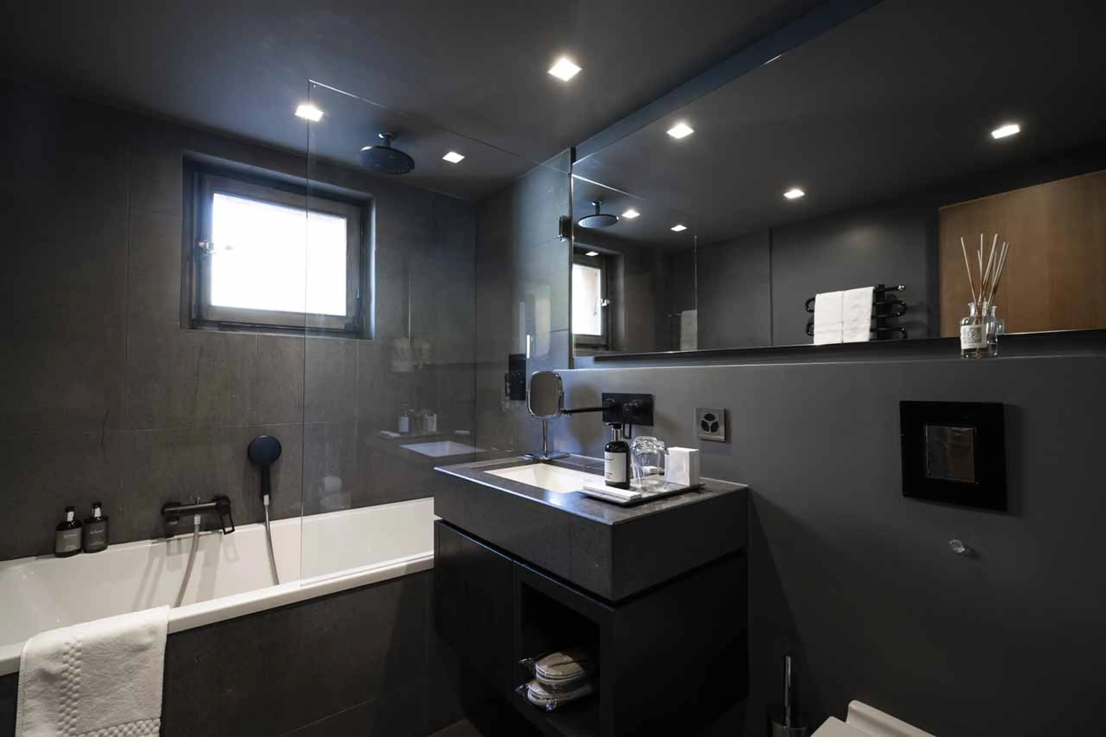 Bedroom 1 en-suite at Chalet No. 14 in Verbier