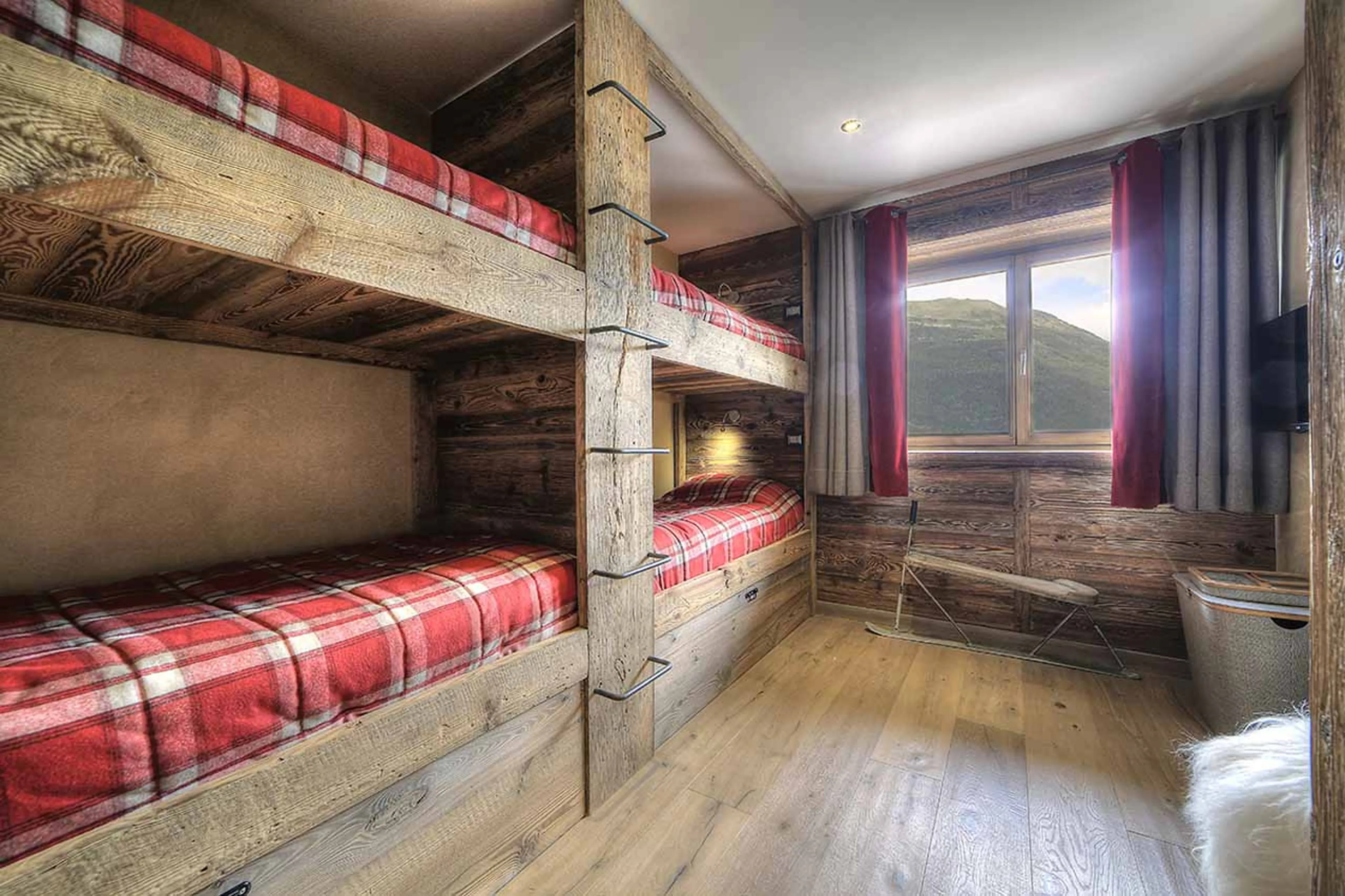 Bunk bedroom at Chalet Norel in Chamonix