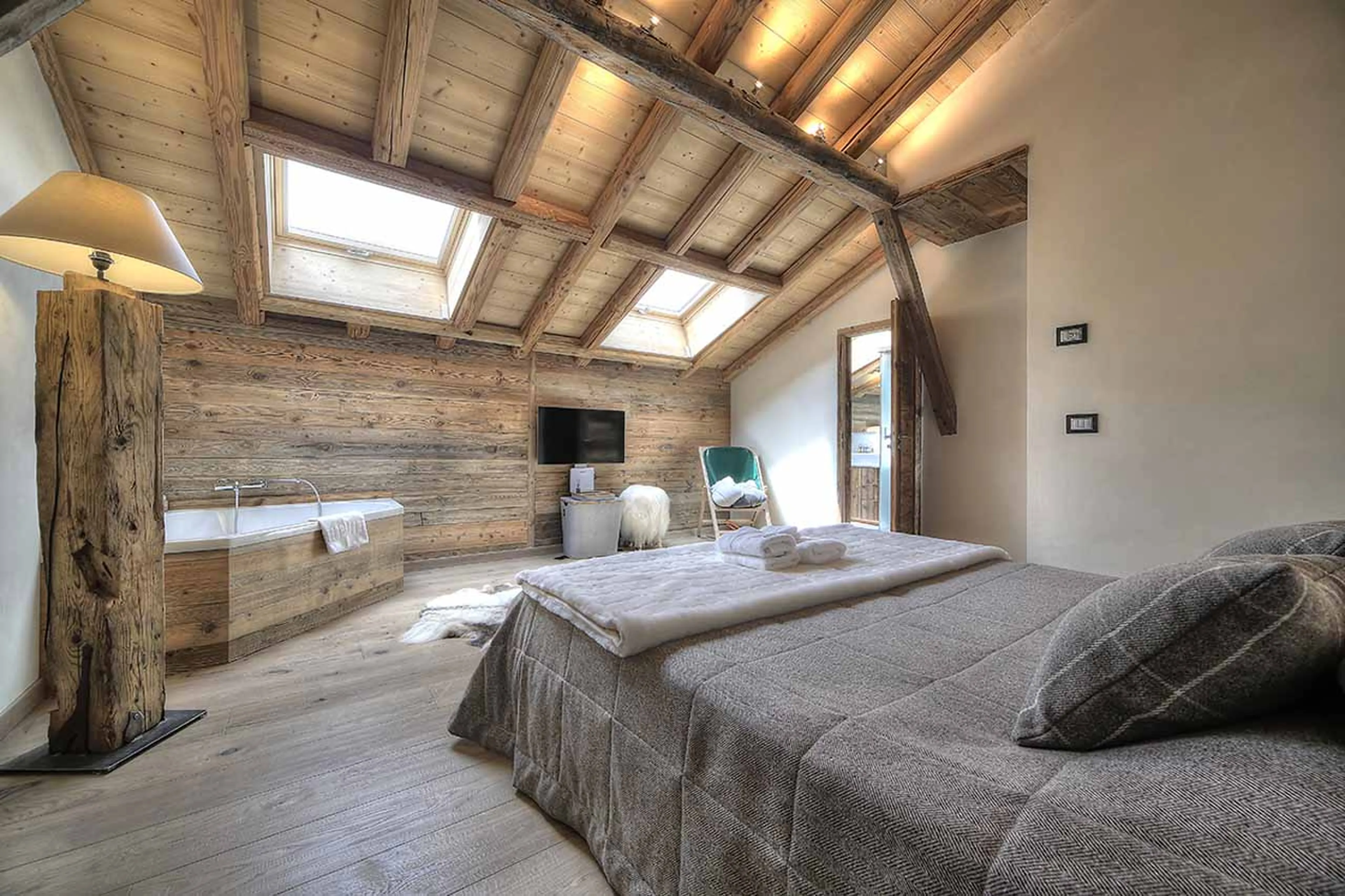 Bathtub in master bedroom at Chalet Norel in Chamonix