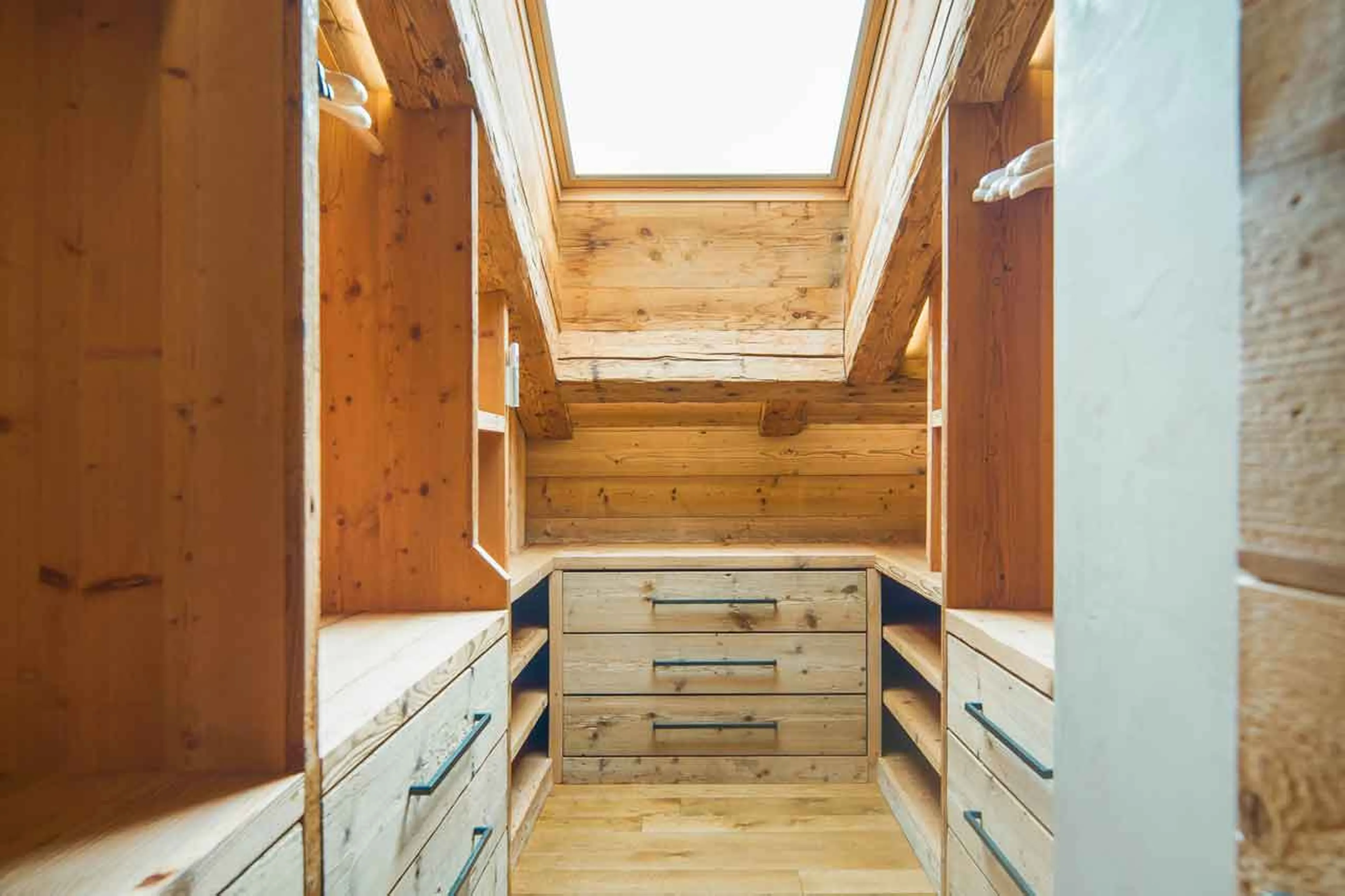 Master dressing room at Chalet Norte in Verbier