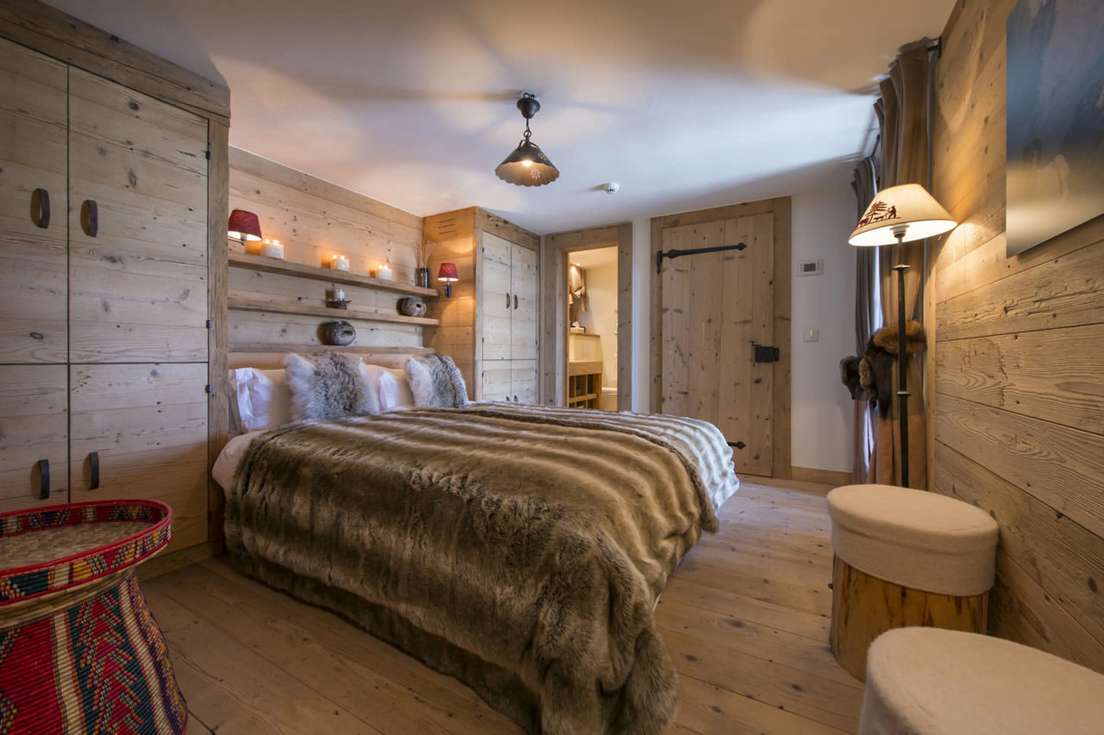 Double bedroom in Chalet Nyumba in Verbier