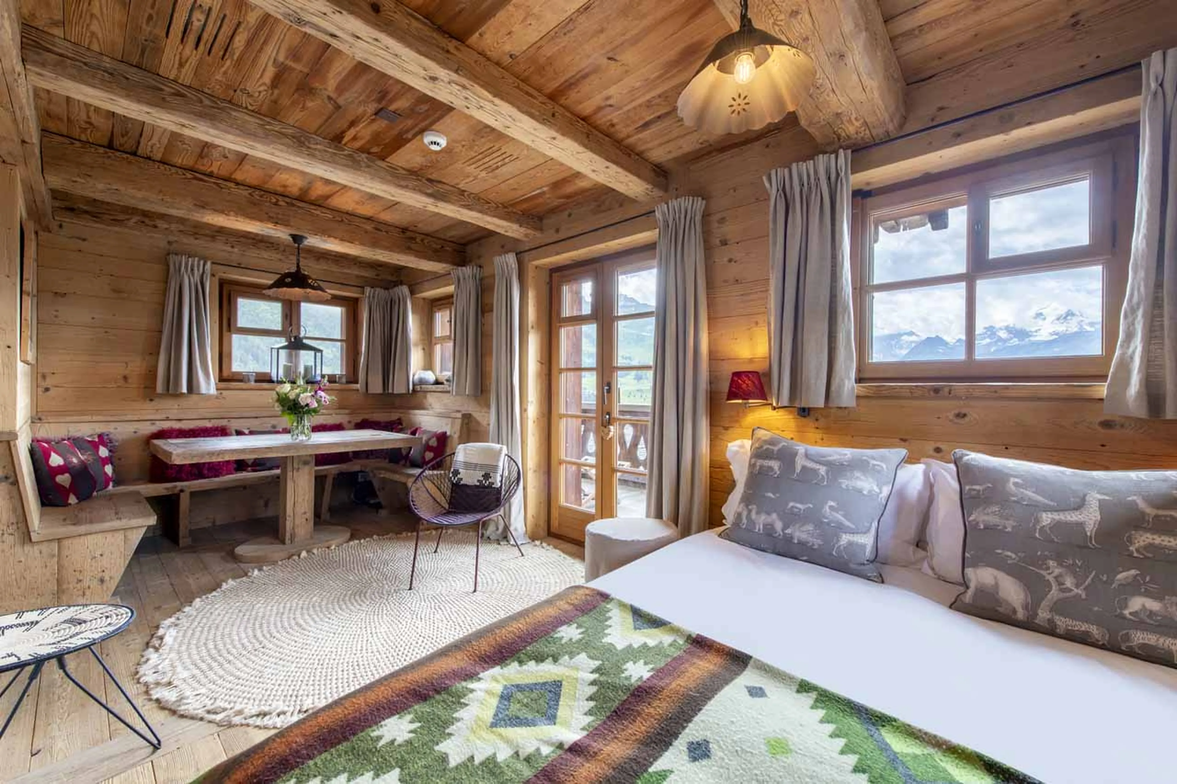 Bedroom six in Chalet Nyumba in Verbier