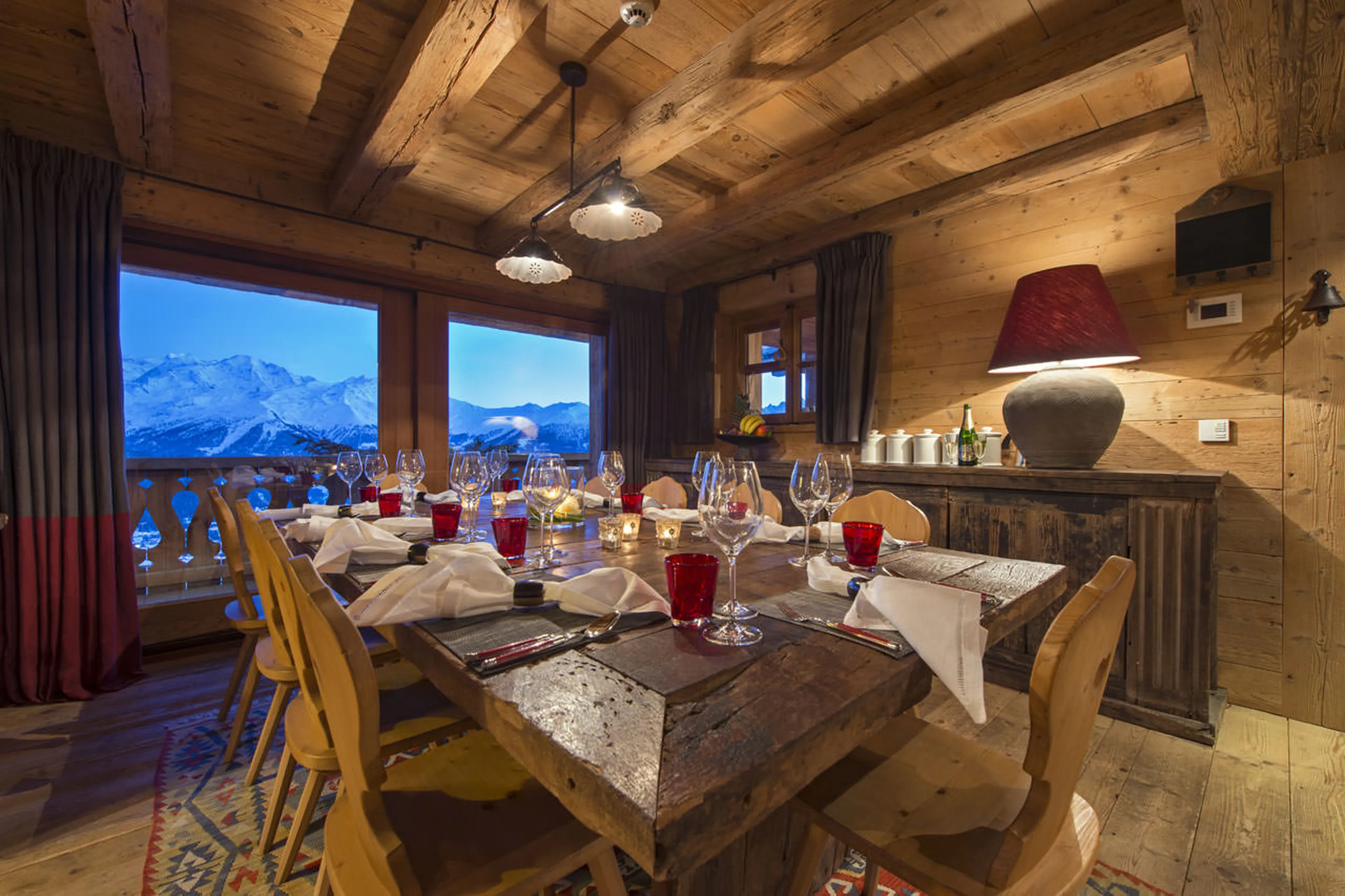 Dining room in Chalet Nyumba in Verbier