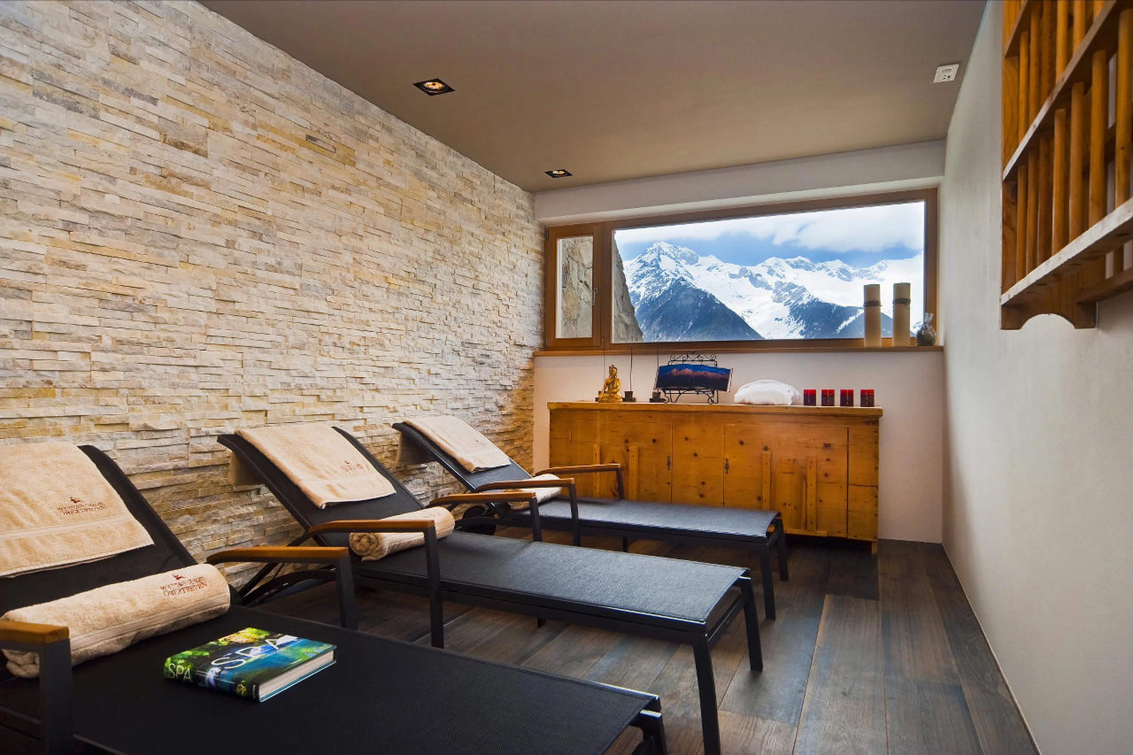 Wellness zone with bio sauna and relaxation area in Chalet Obertreyen near Kronplatz
