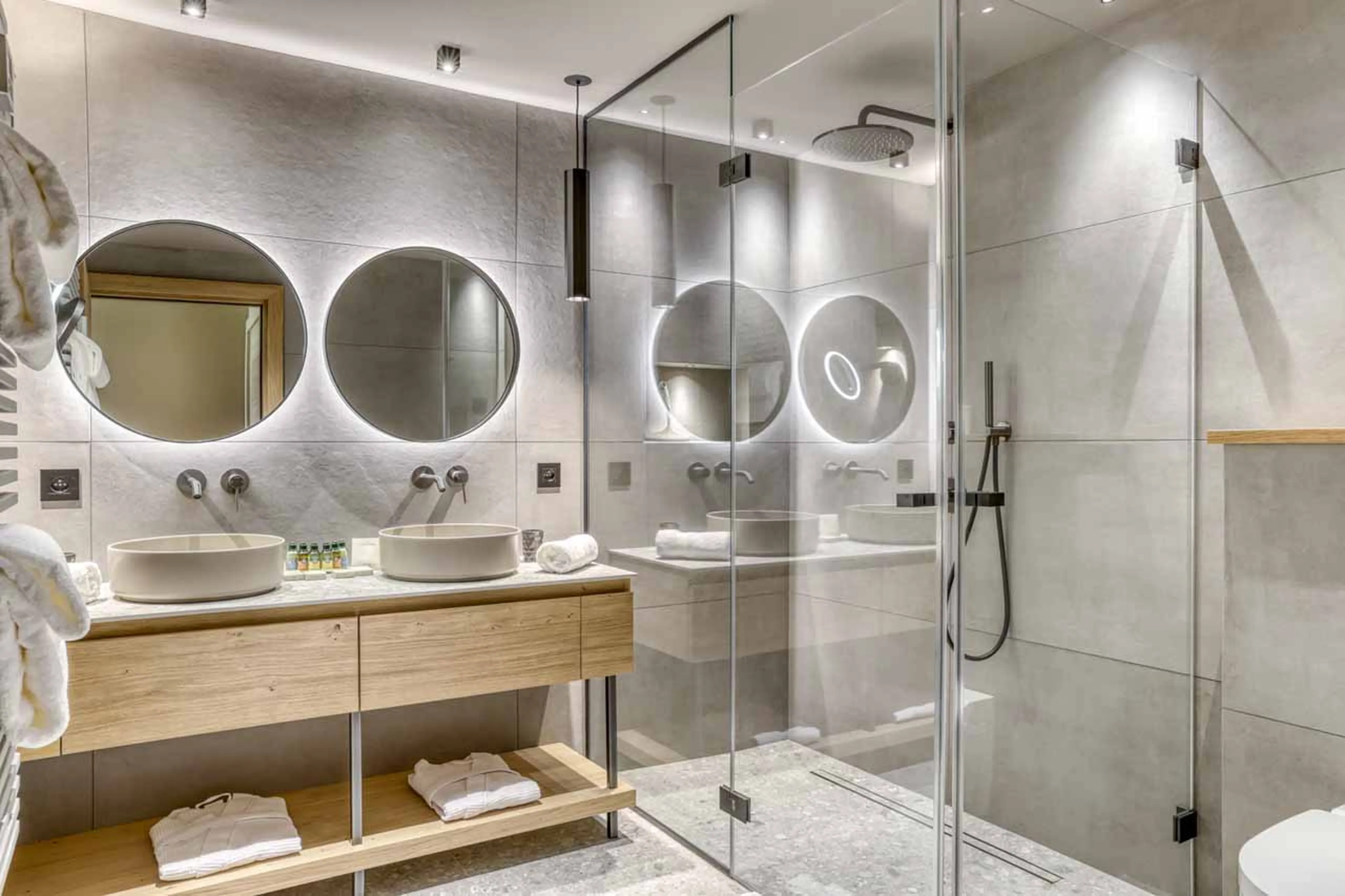 Bedroom 5 bathroom at Chalet Olivier in Megeve