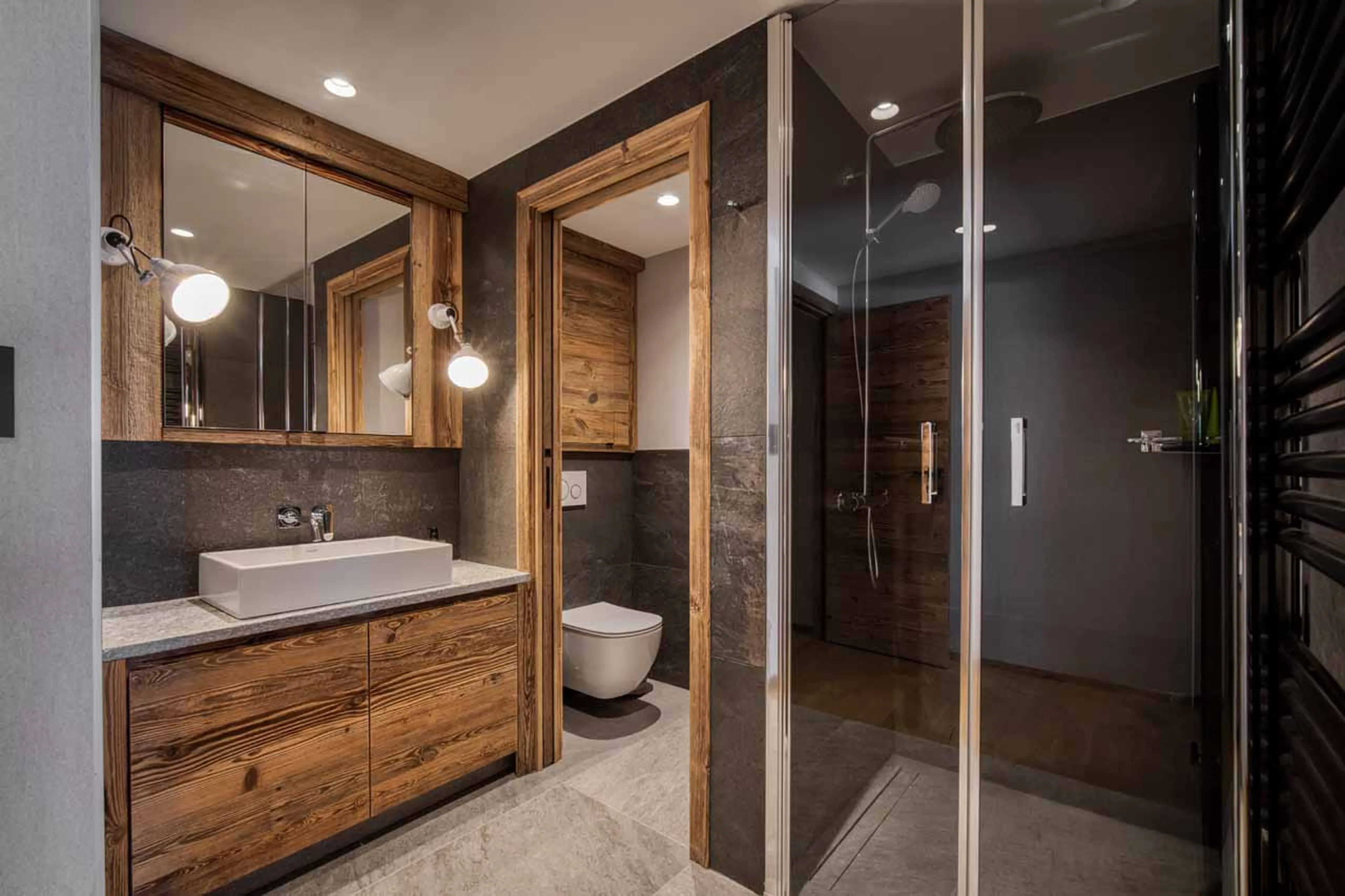 Bedroom 4 en-suite at Chalet Oly in Val d'Isere