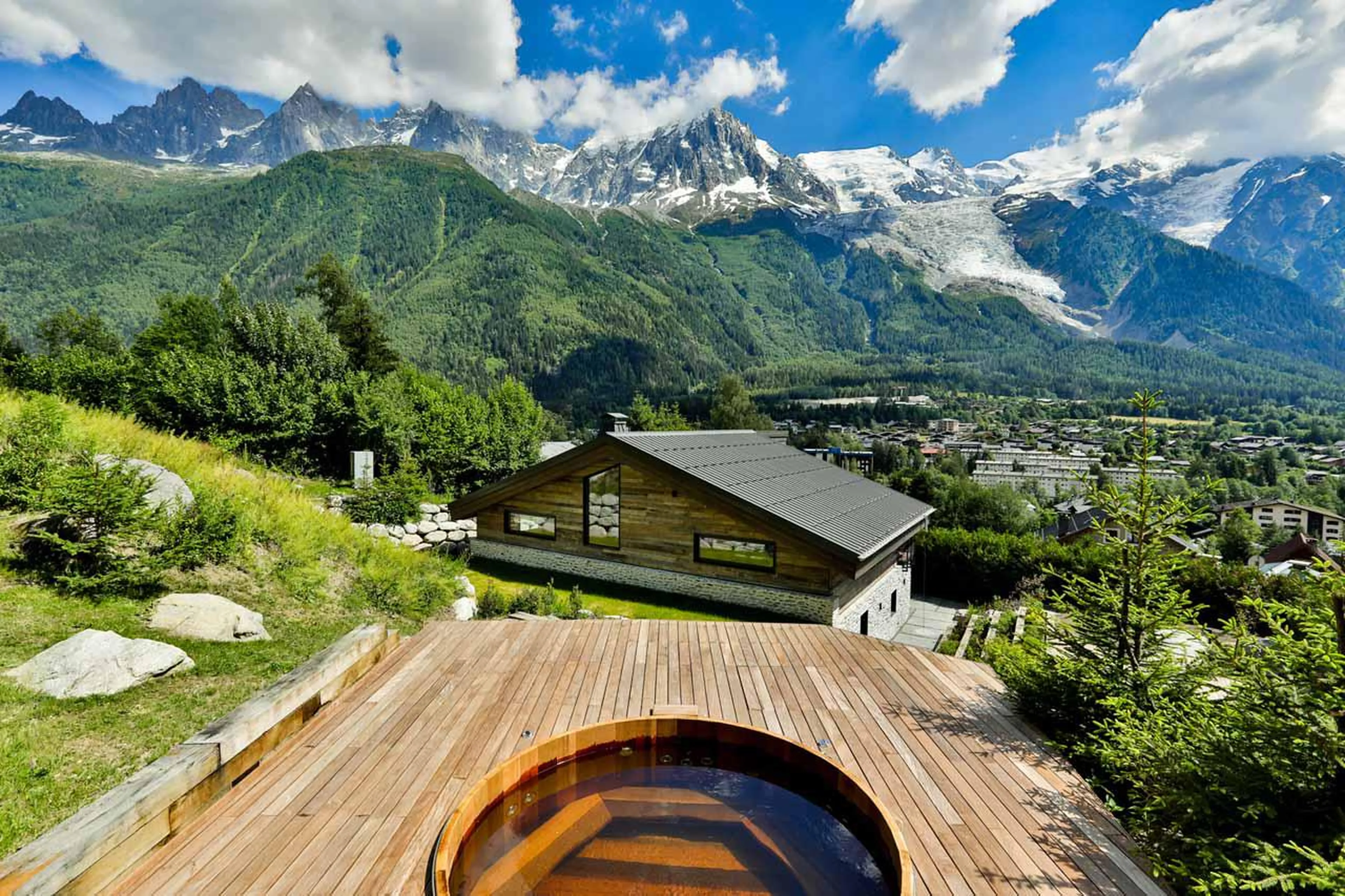 Outdoor hot tub at Chalet On The Rocks in Chamonix