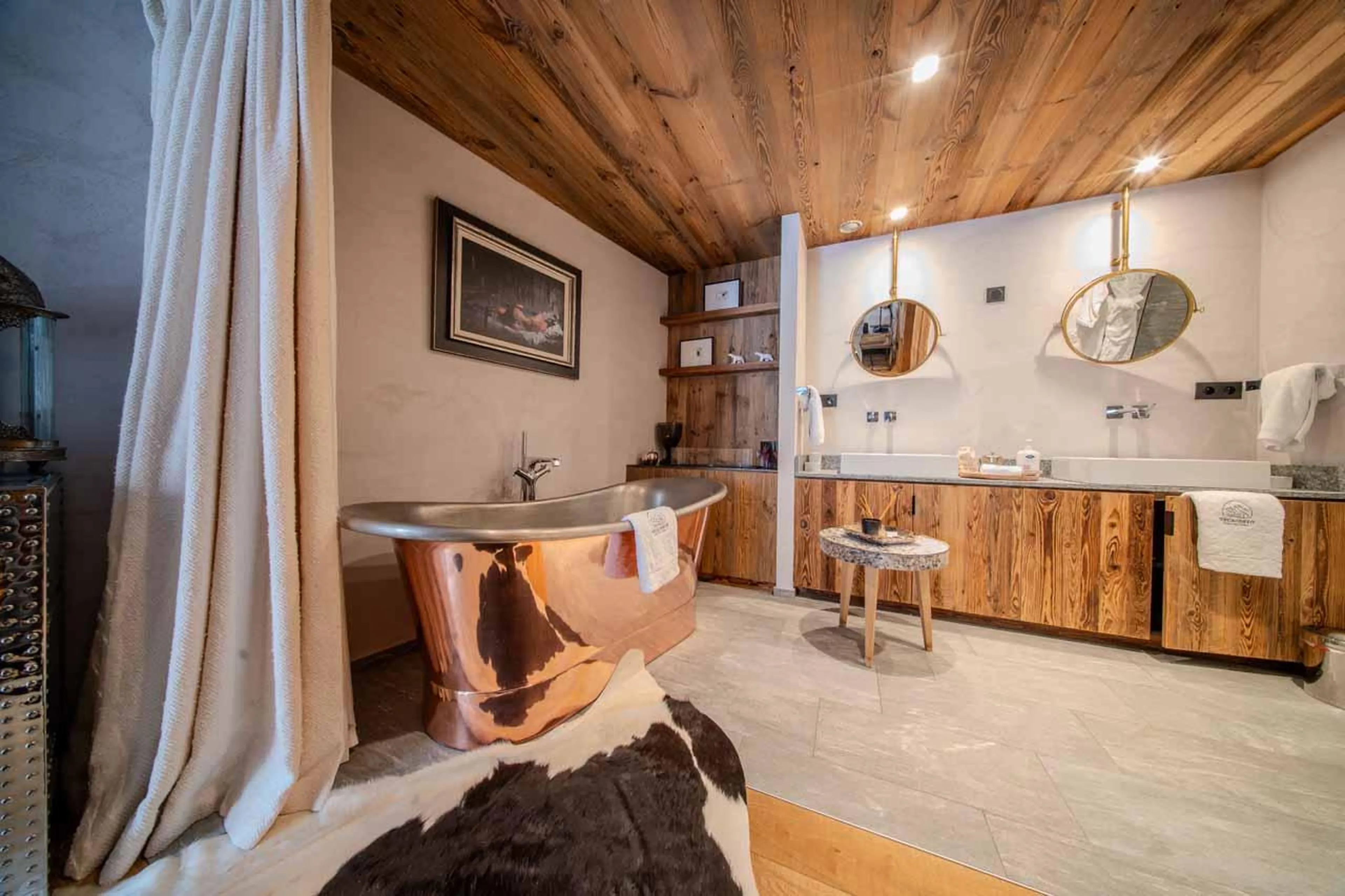 Bathroom one bathtub at  Chalet Les Ours in Val d'Isere