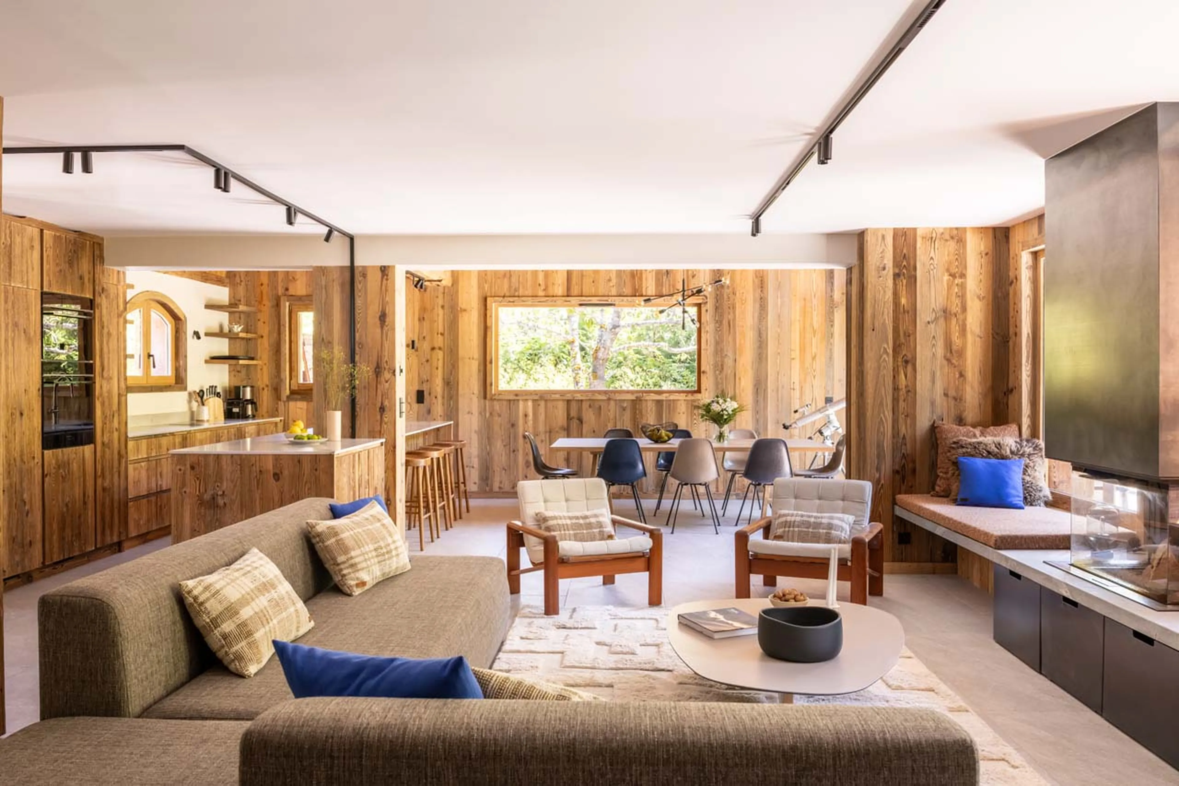 Open plan living area at Chalet L'Orchidée in Meribel