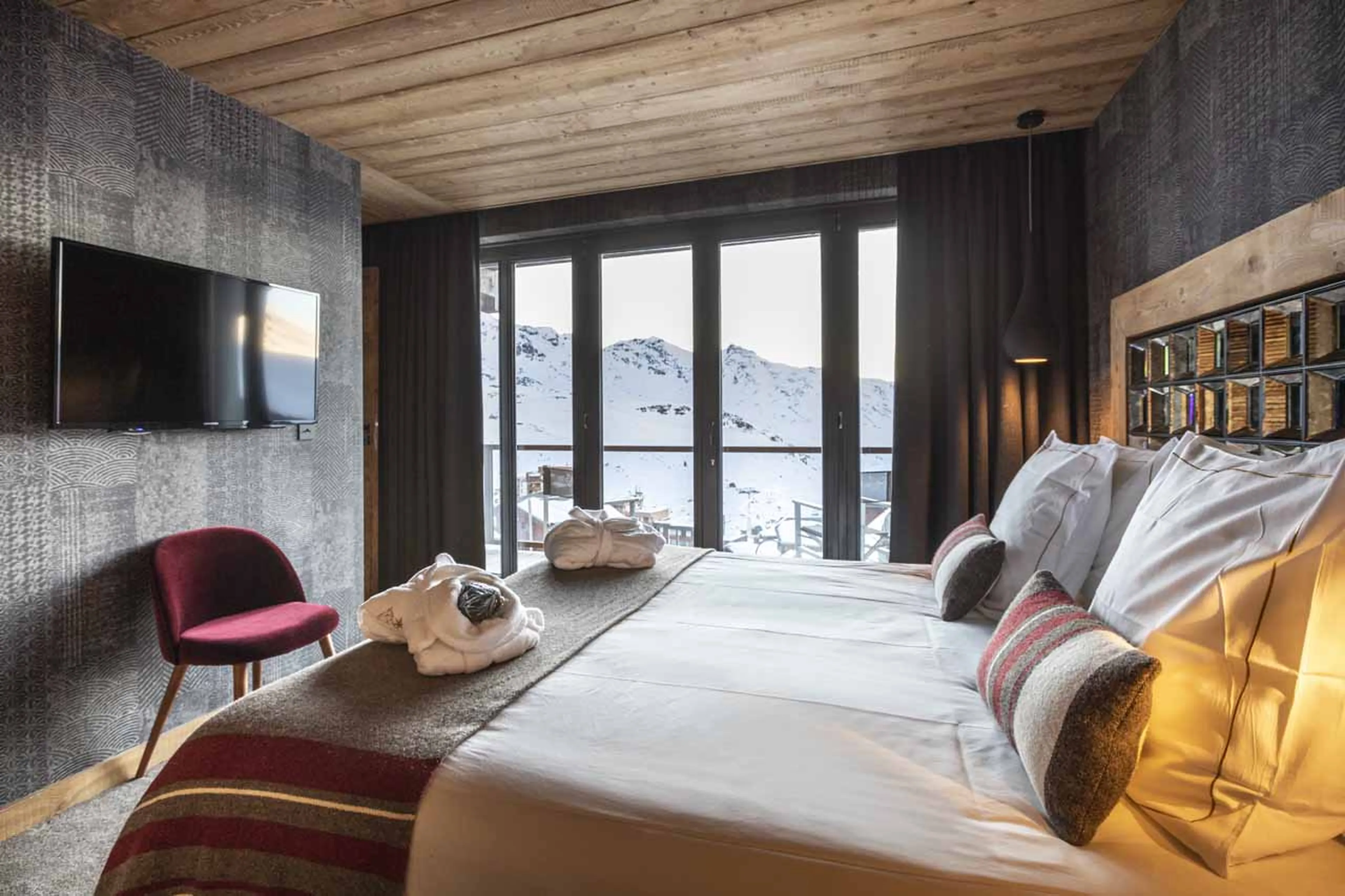 TV in bedroom three at Chalet Orlov in Val Thorens