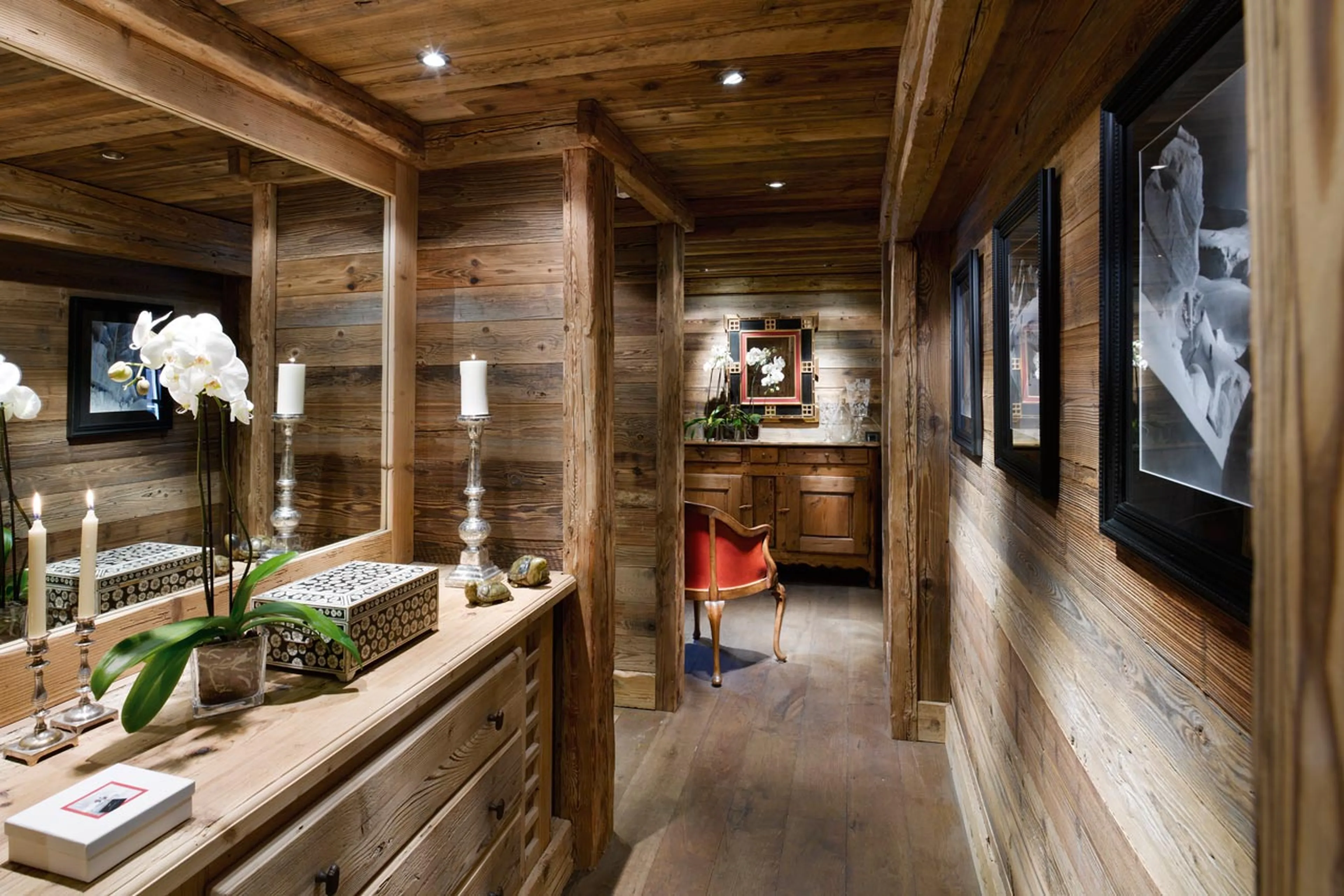 Dressing area in master bedroom of Chalet Ormello in Courchevel 1850