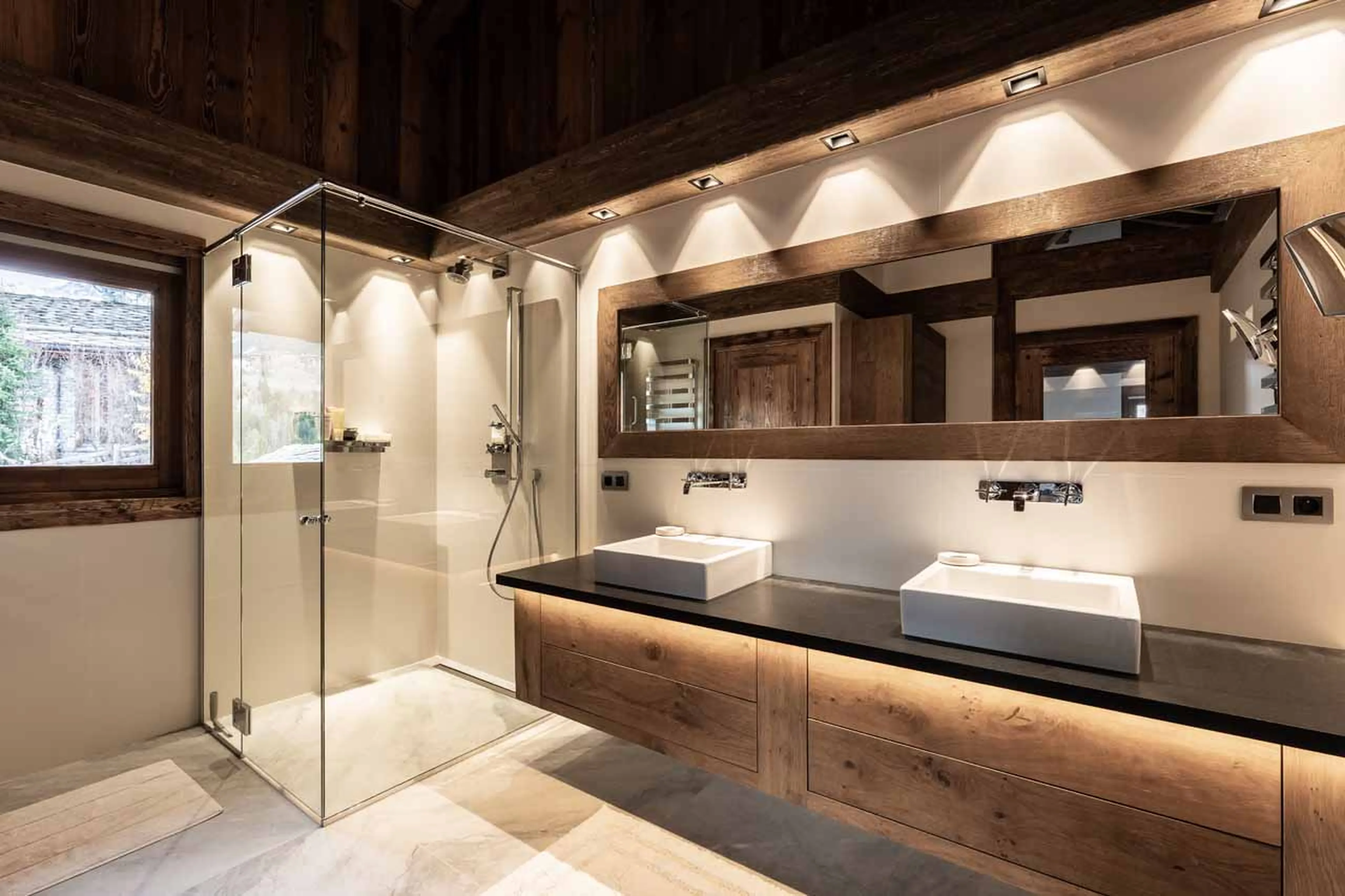 Bedroom 1 en-suite at Chalet Orrana in Courchevel 1550