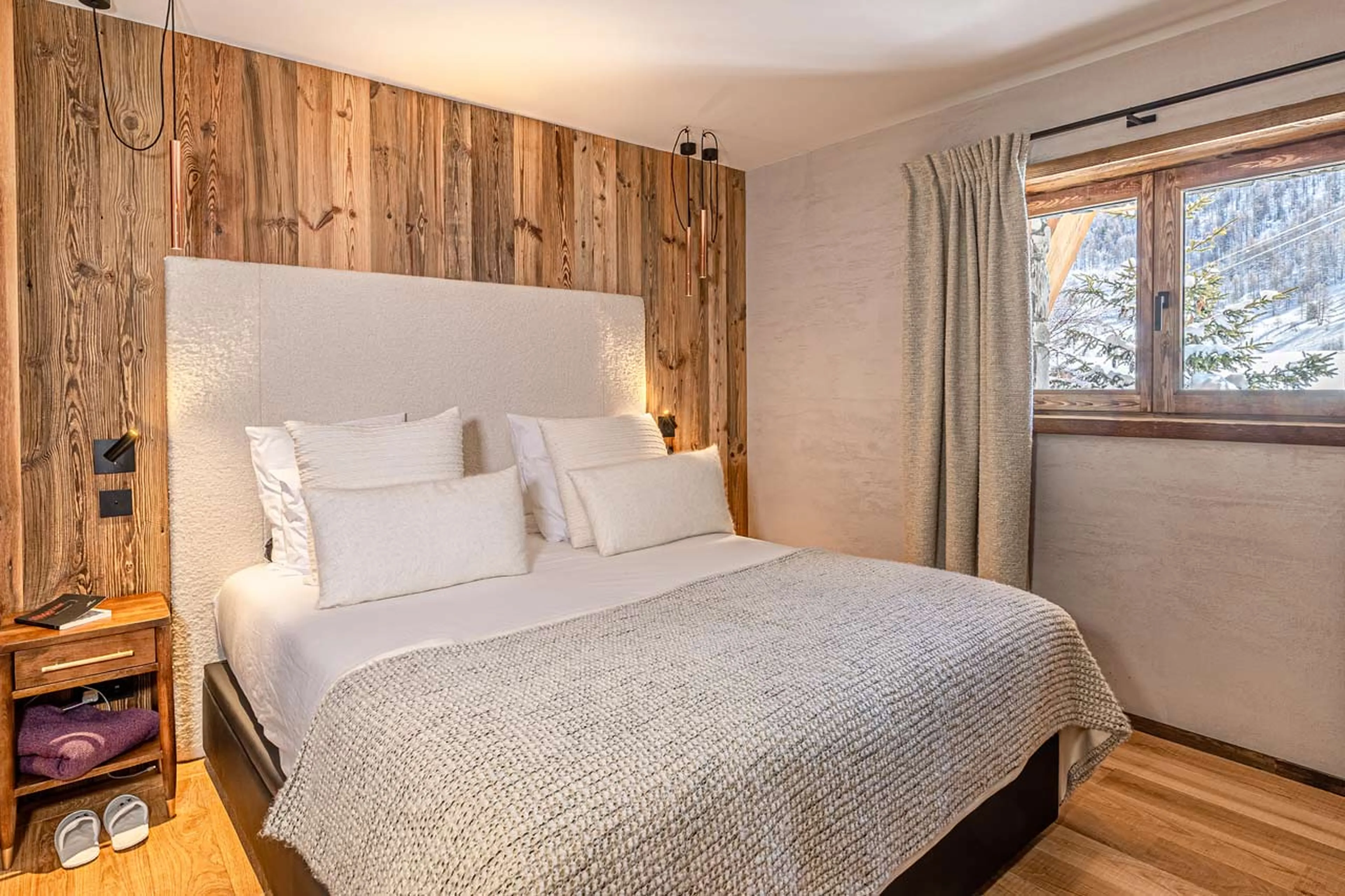 Bedroom seven at Chalet Les Ours in Val d'Isere