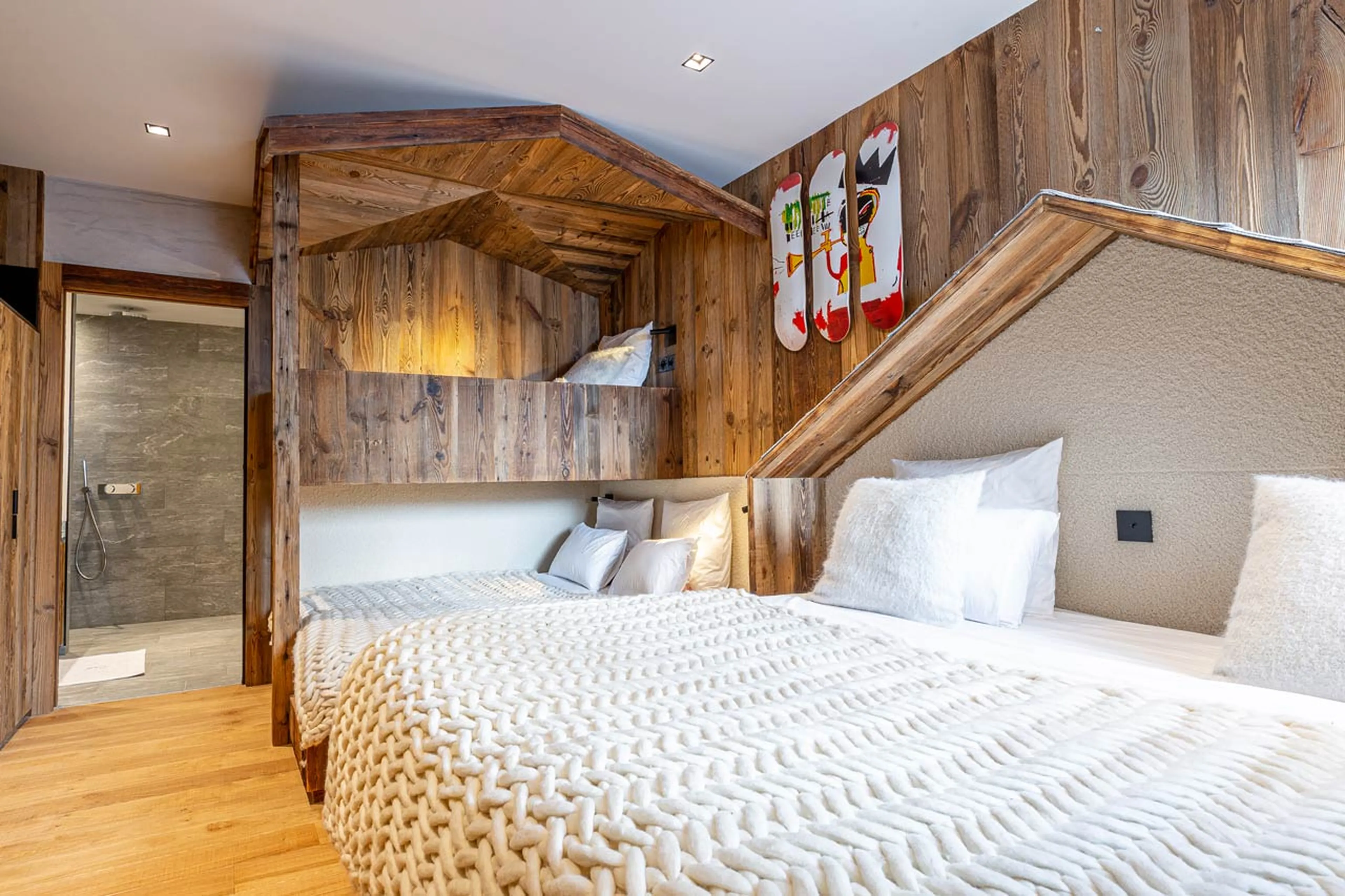 Bedroom nine at Chalet Les Ours in Val d'Isere