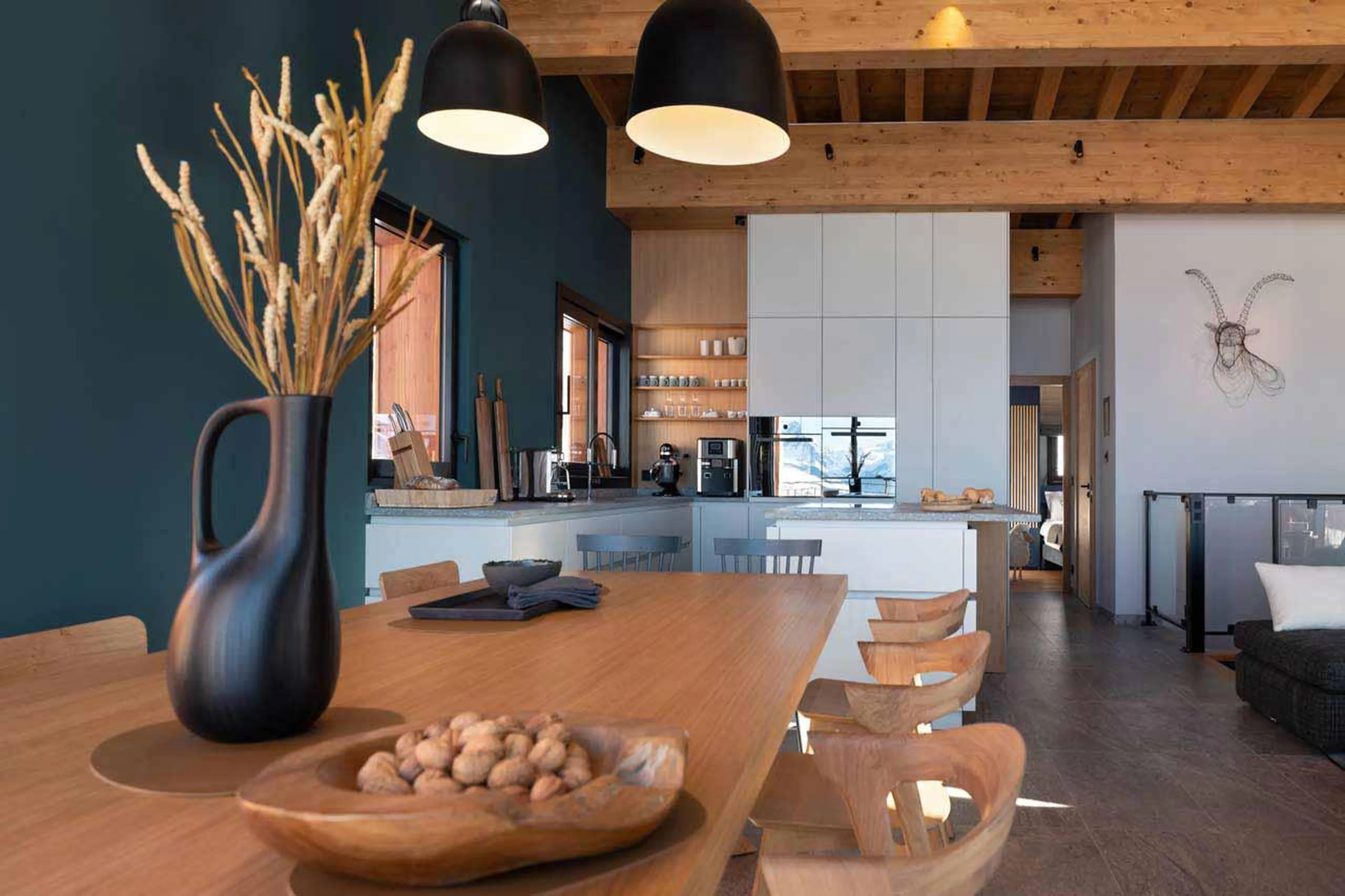 Dining table at Chalet Osarcs Mille 8 in Les Arcs