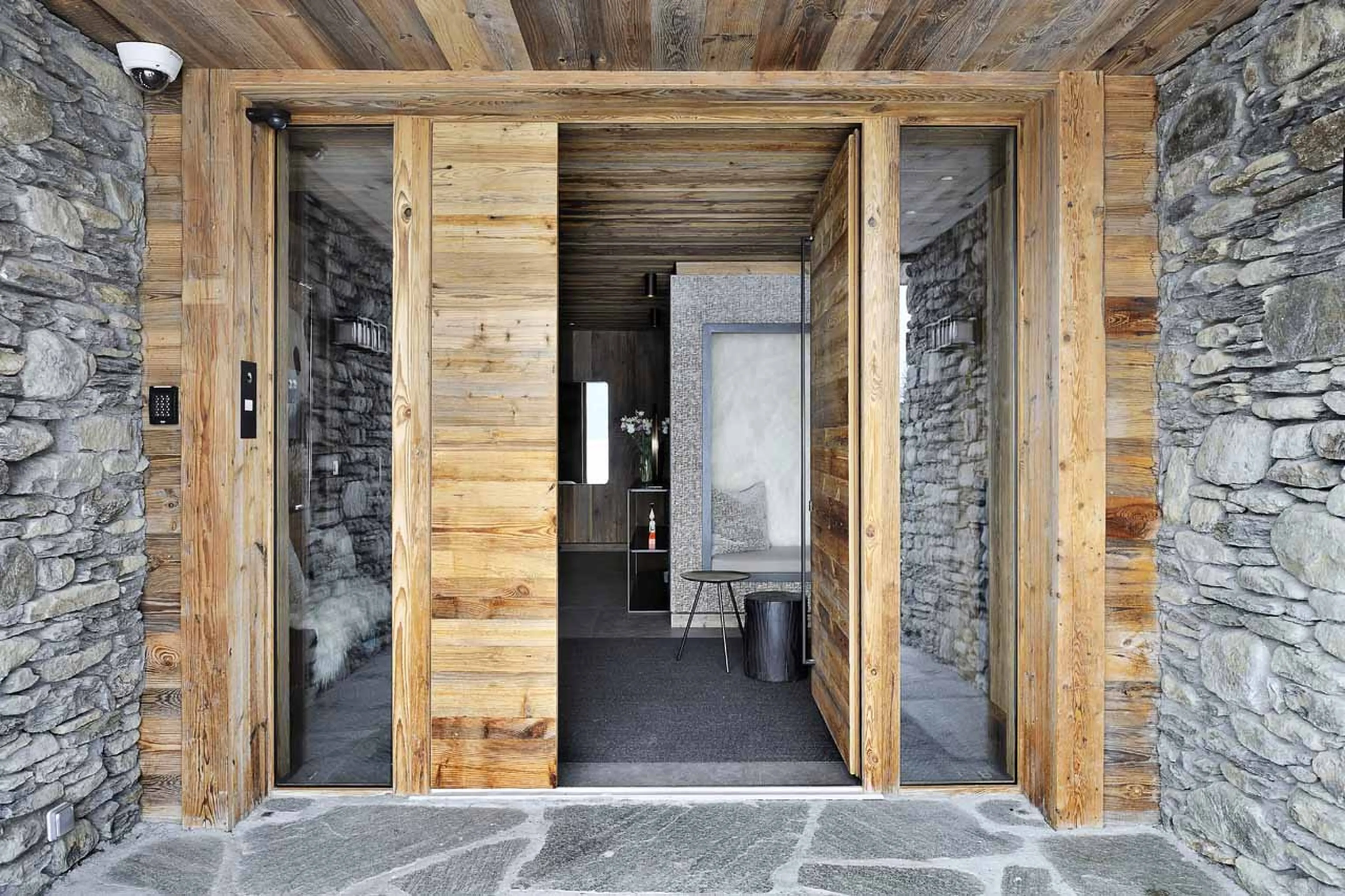 Entrance to Chalet Otoctone in Megeve