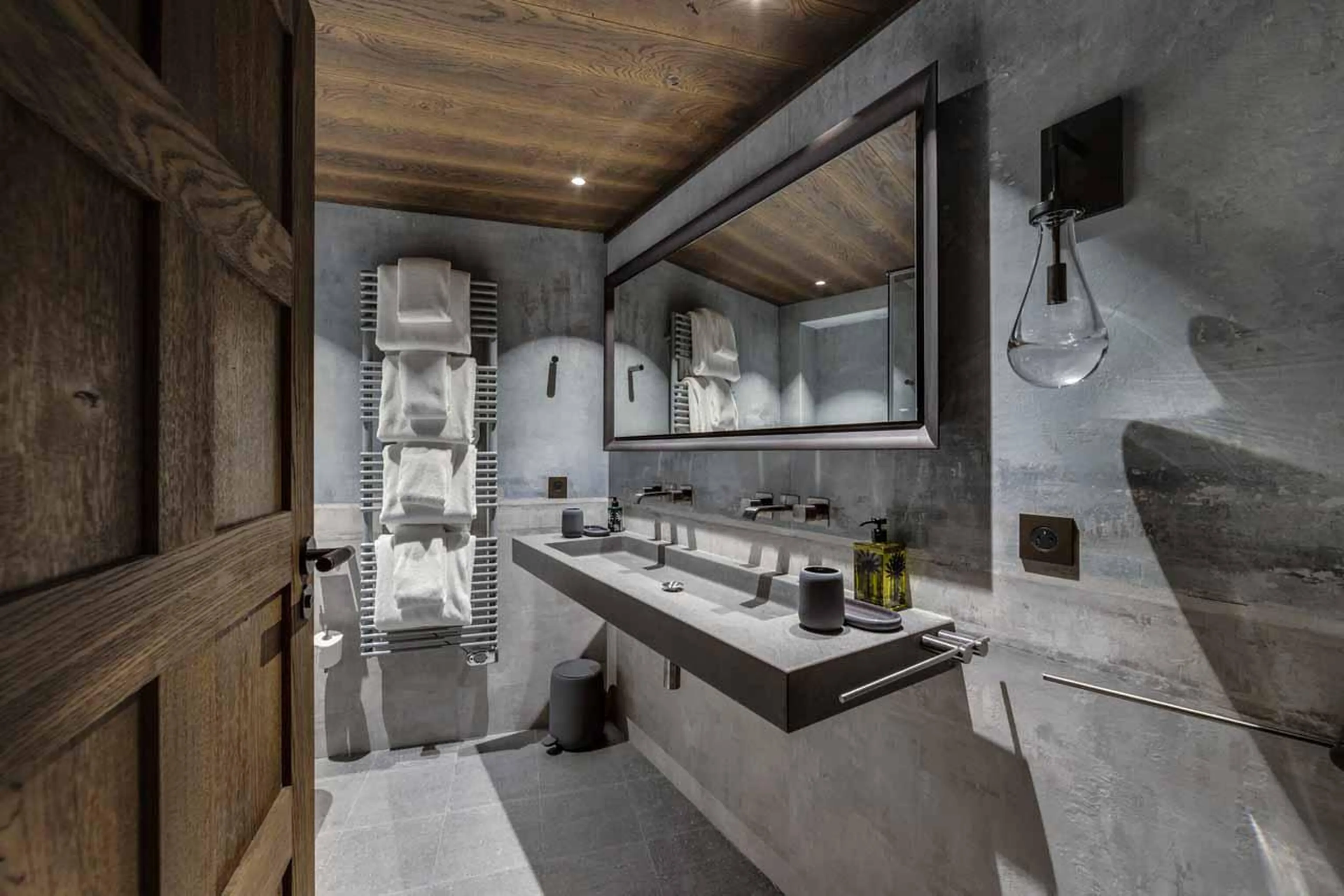 Shower room six at Chalet Ottawa in Val d'Isere