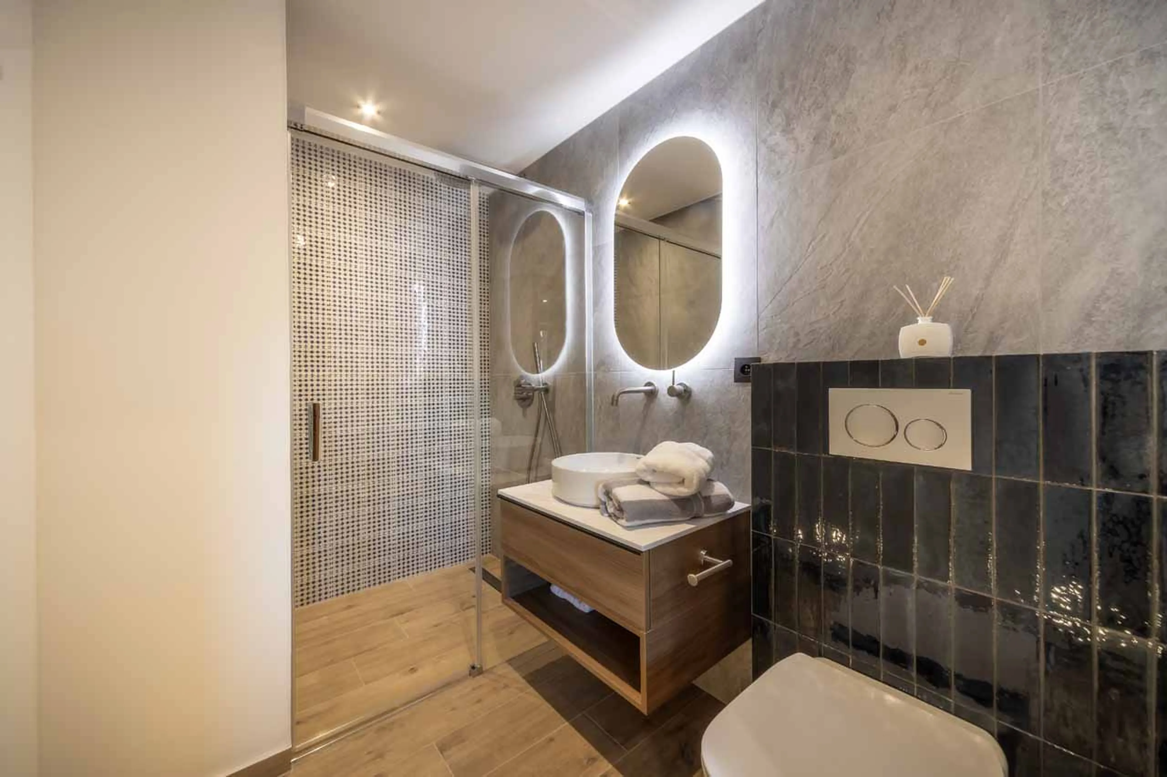 Bedroom 5 ensuite at Chalet Pavot in Morzine