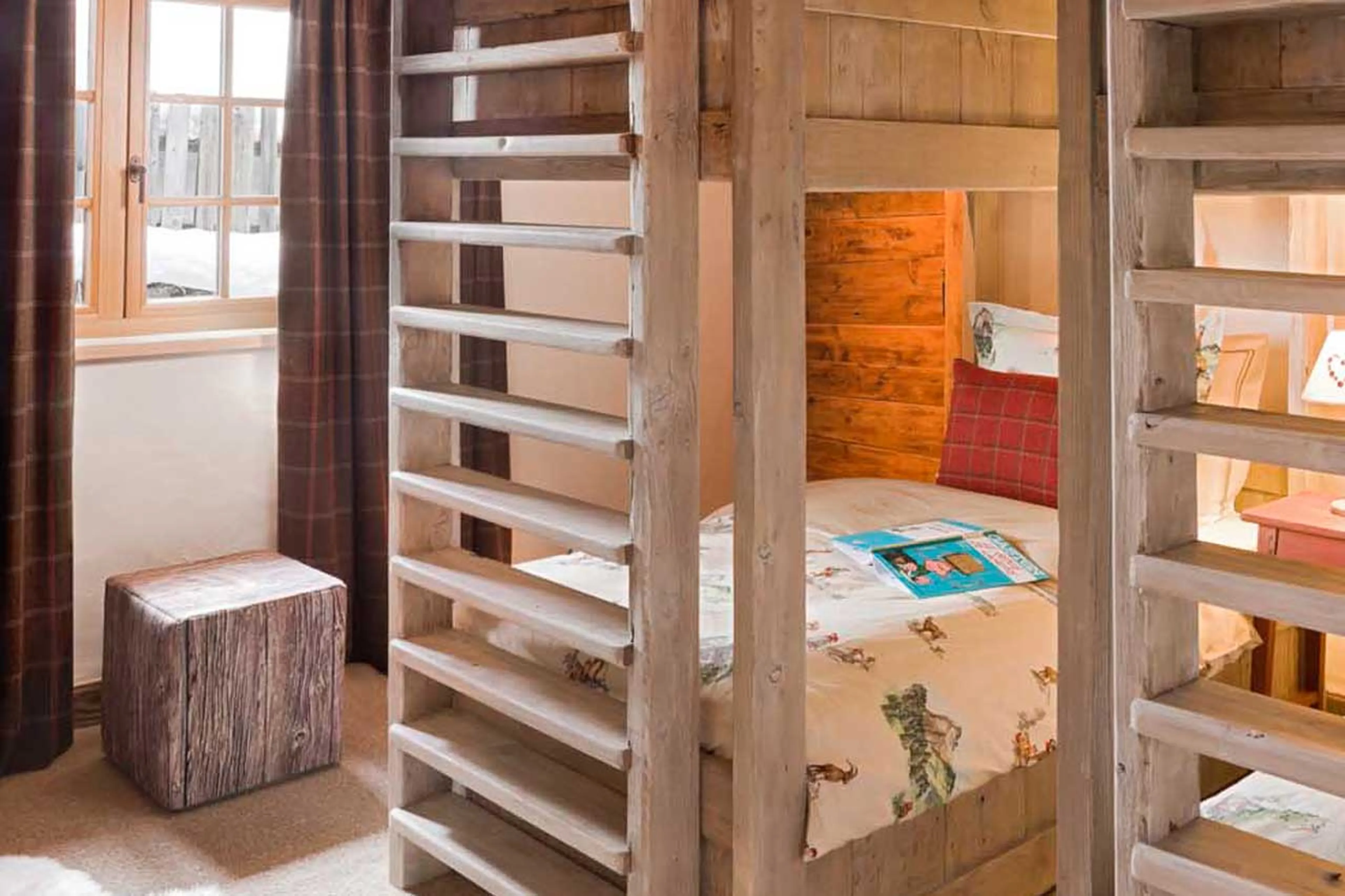 Bunk room at Chalet Pelerin in Le Miroir