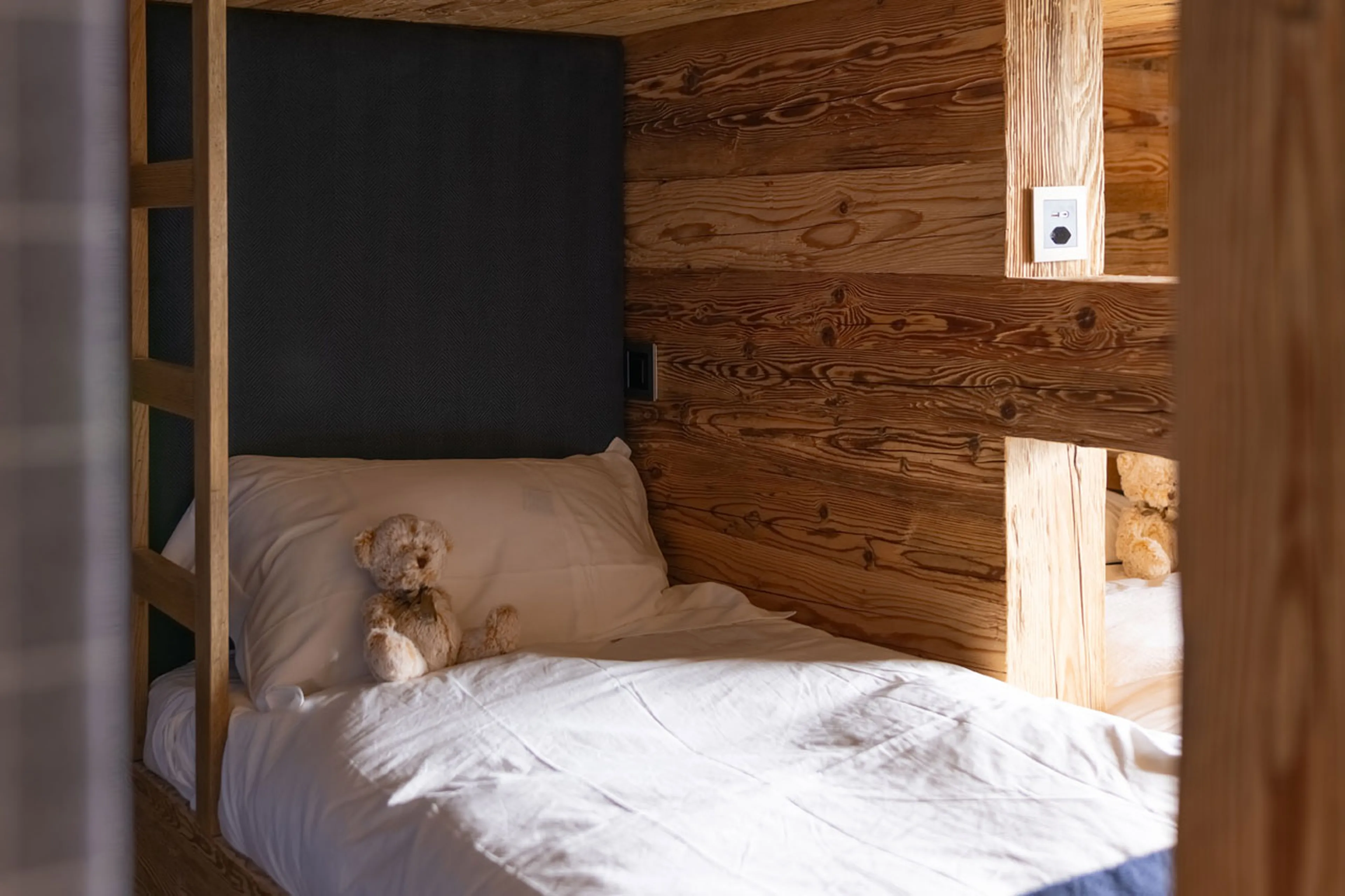 Quad bunk room bed at Chalet Petheo in Verbier