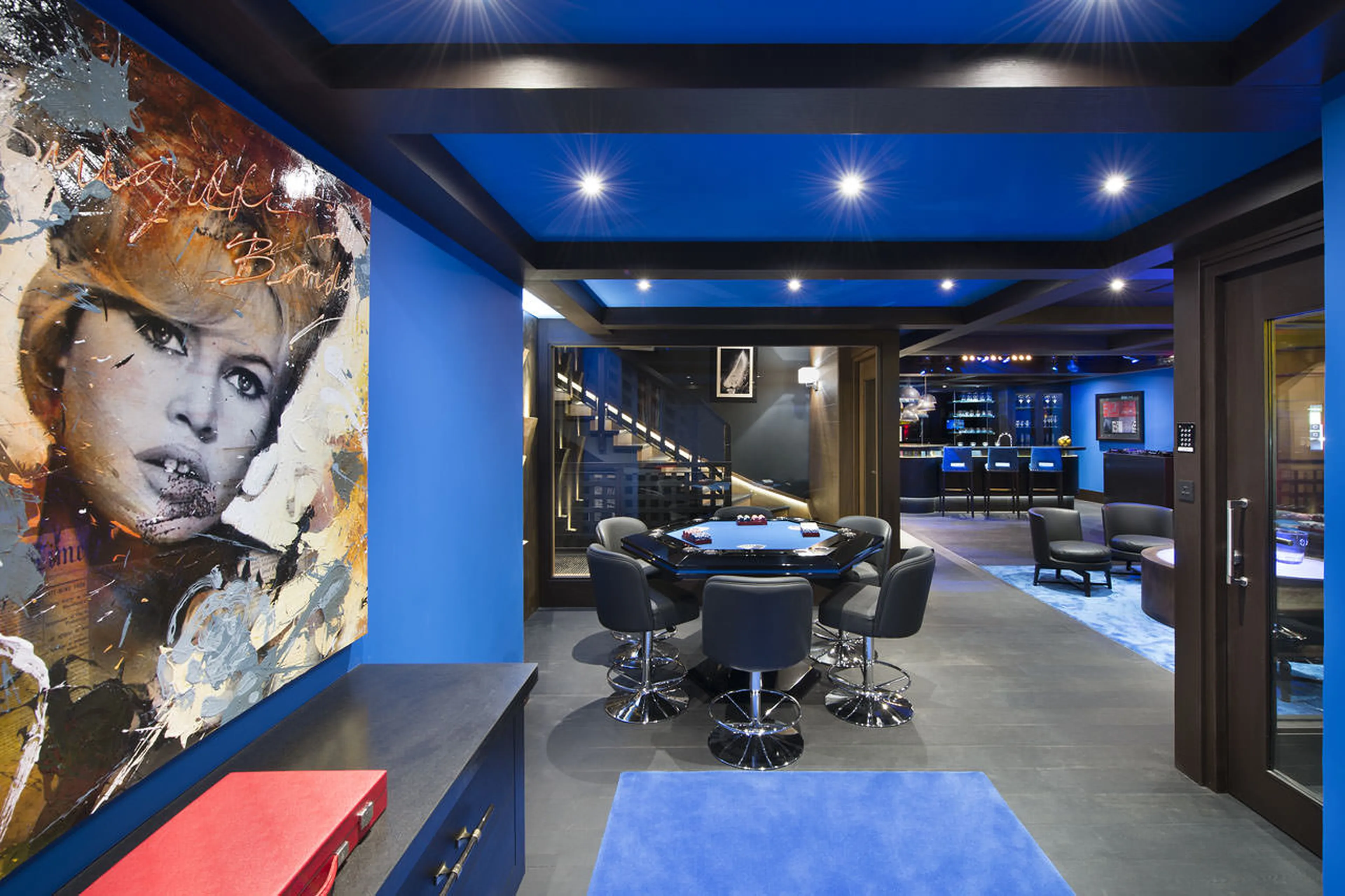 Games table in the entertainment area of chalet Le Petit Palais in Courchevel 1850