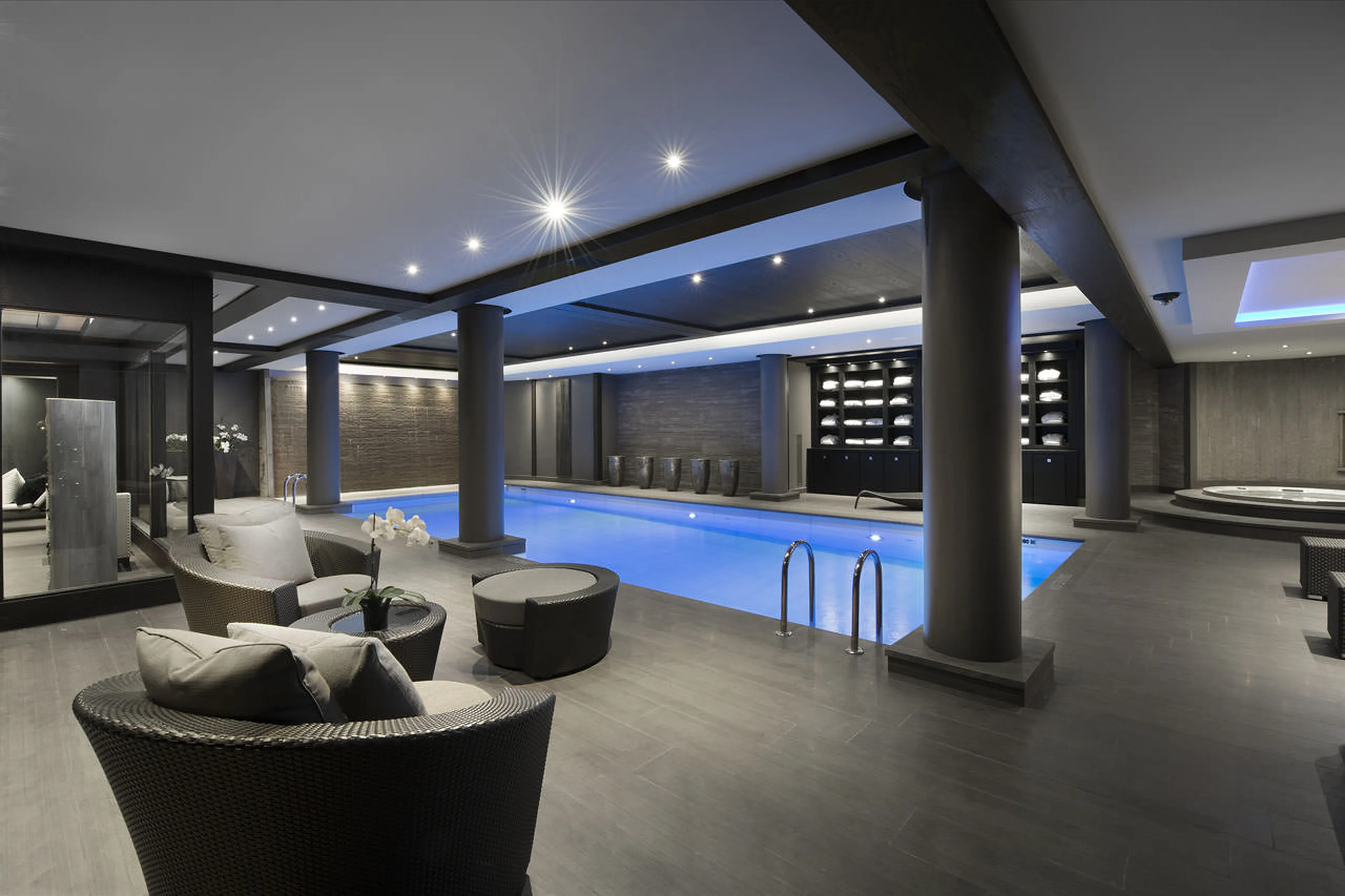 Chalet Le Petit Palais in Courchevel 1850 has a hotel-like spa with a swimming pool