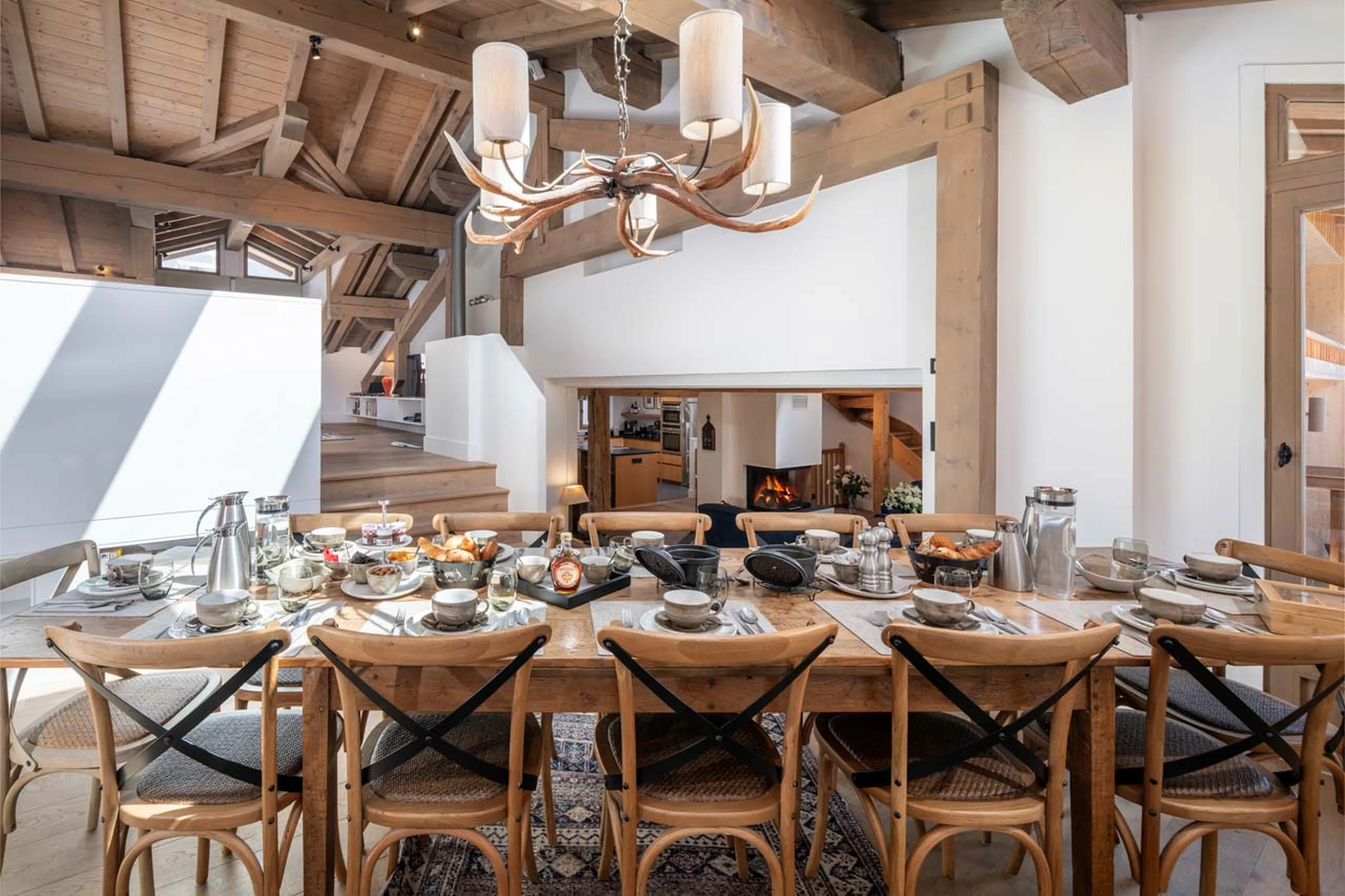 Dining table in Chalet Pierremont, Courchevel Le Praz
