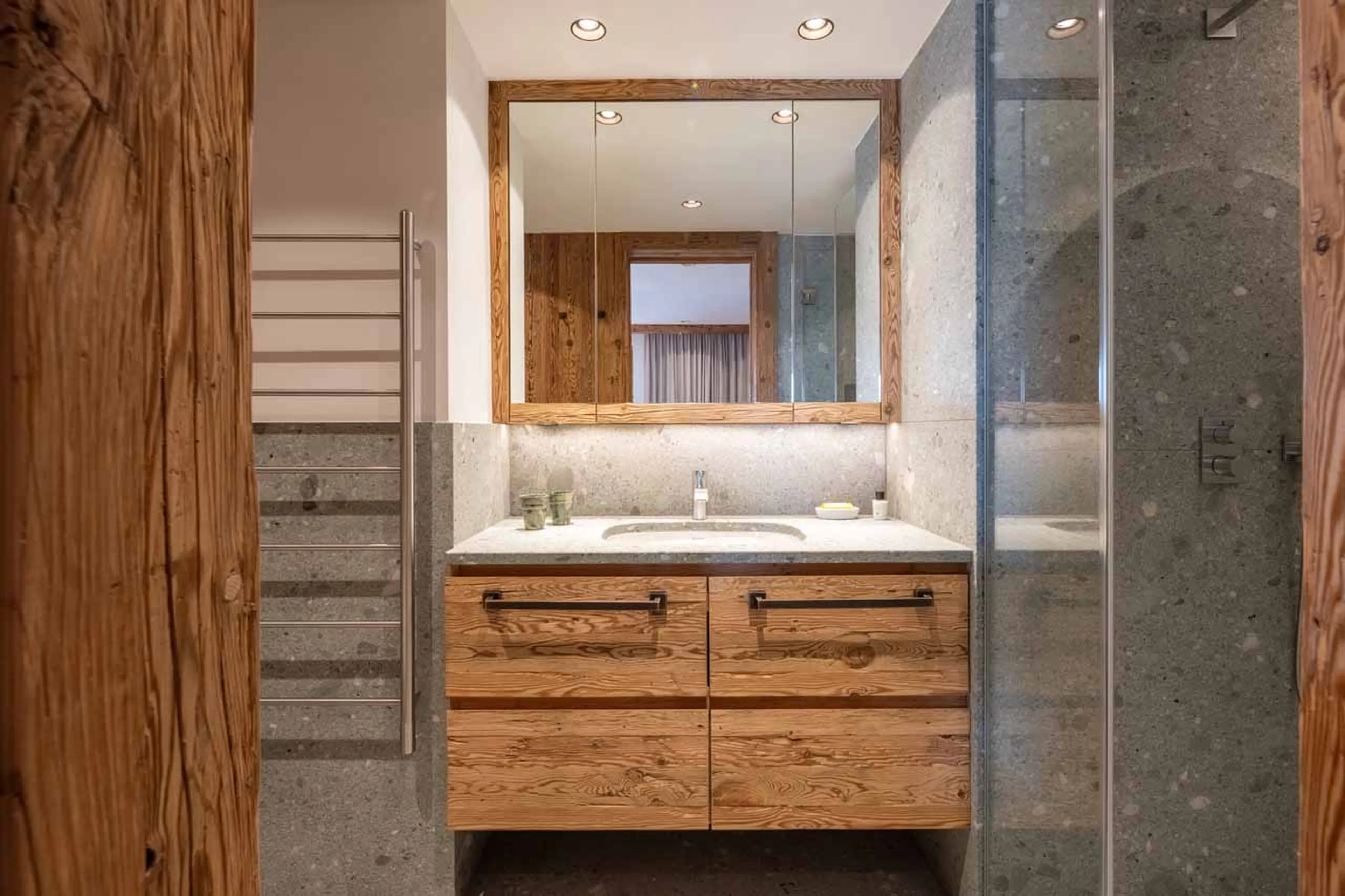Bedroom 1 en-suite at Chalet Pierrier in Verbier