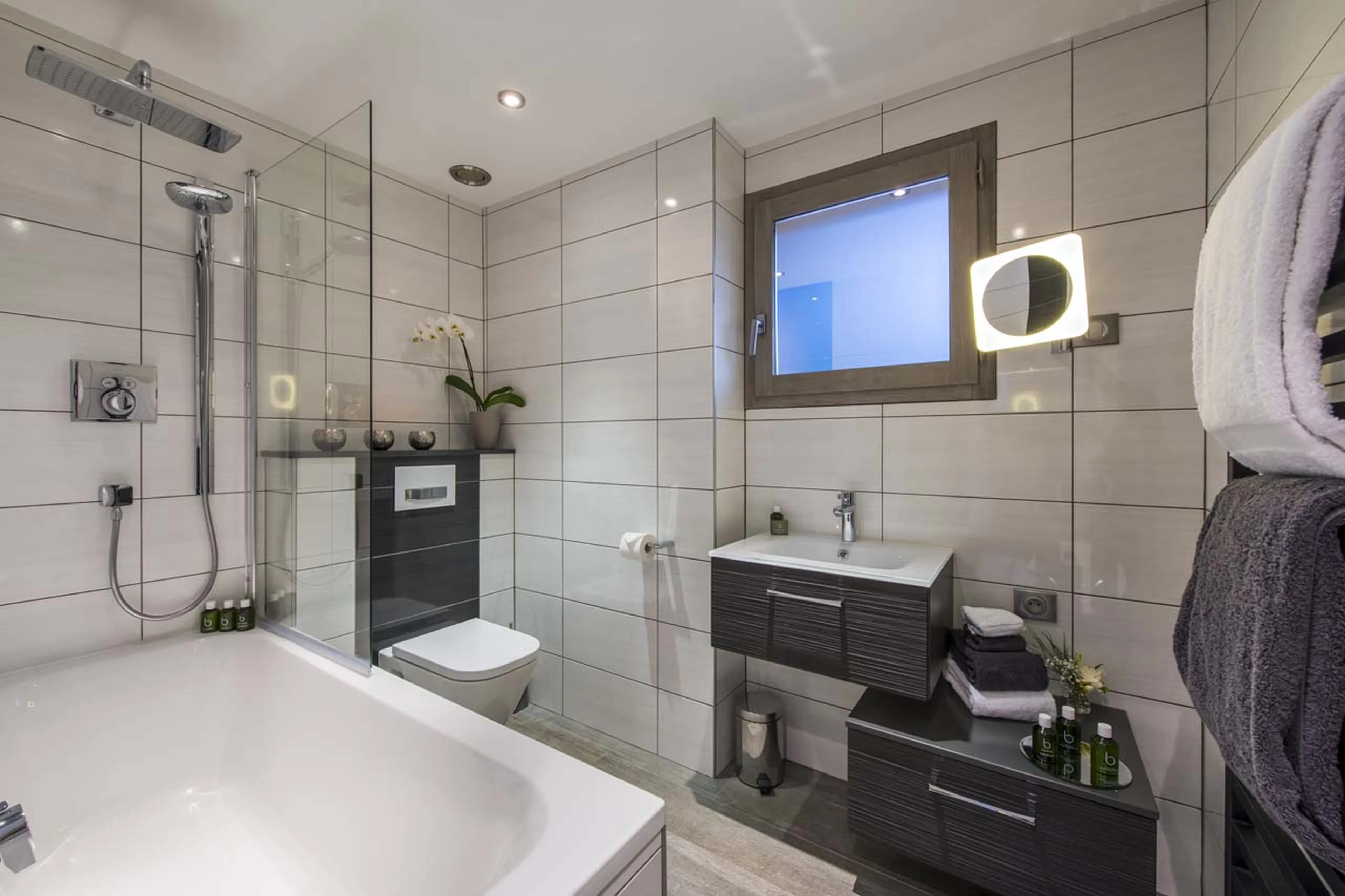 Emmanuel bathroom at Chalet Pont du Cam in Meribel