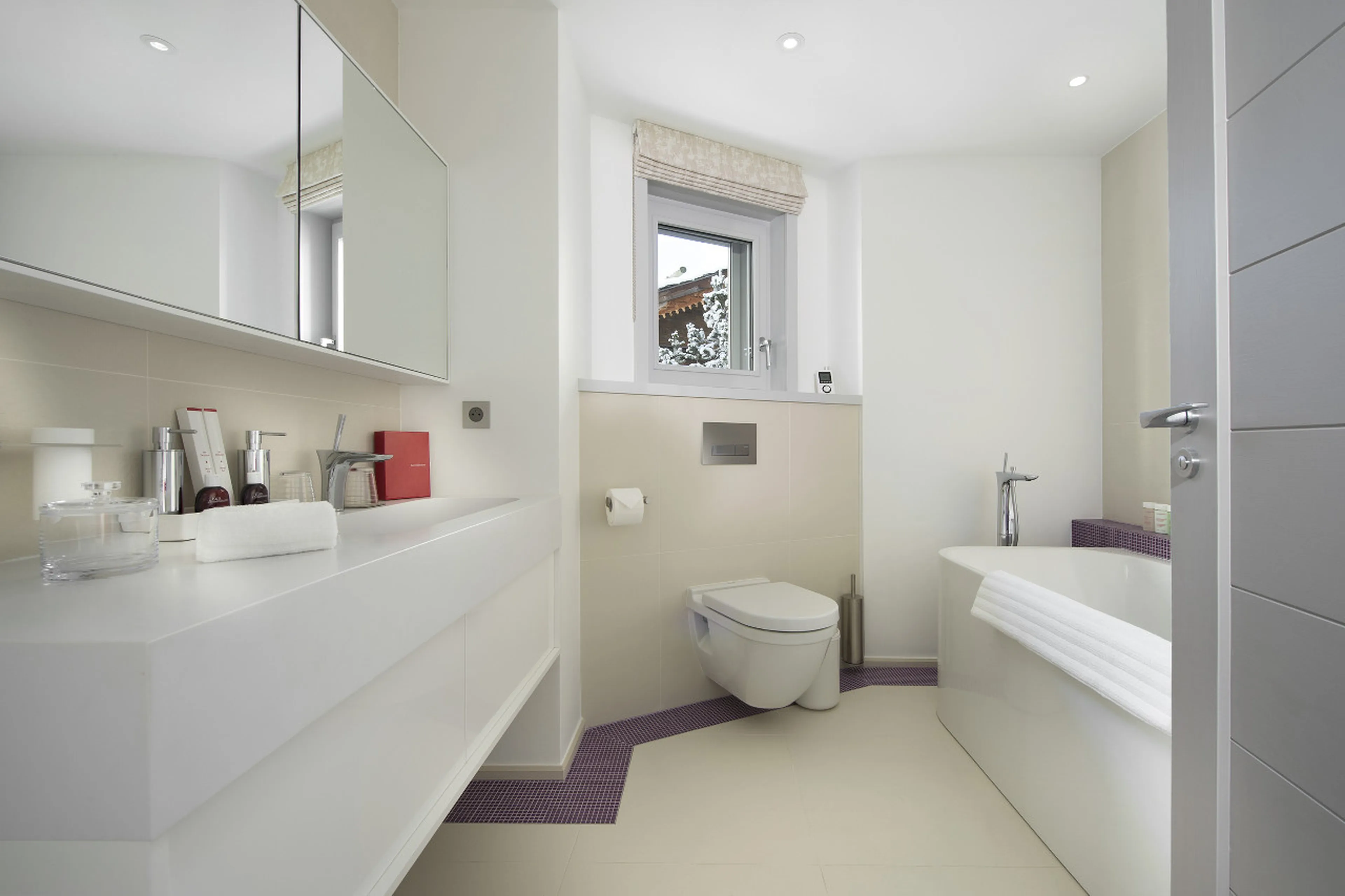 En-suite bathroom in Chalet Pow Pow, Courchevel 1850