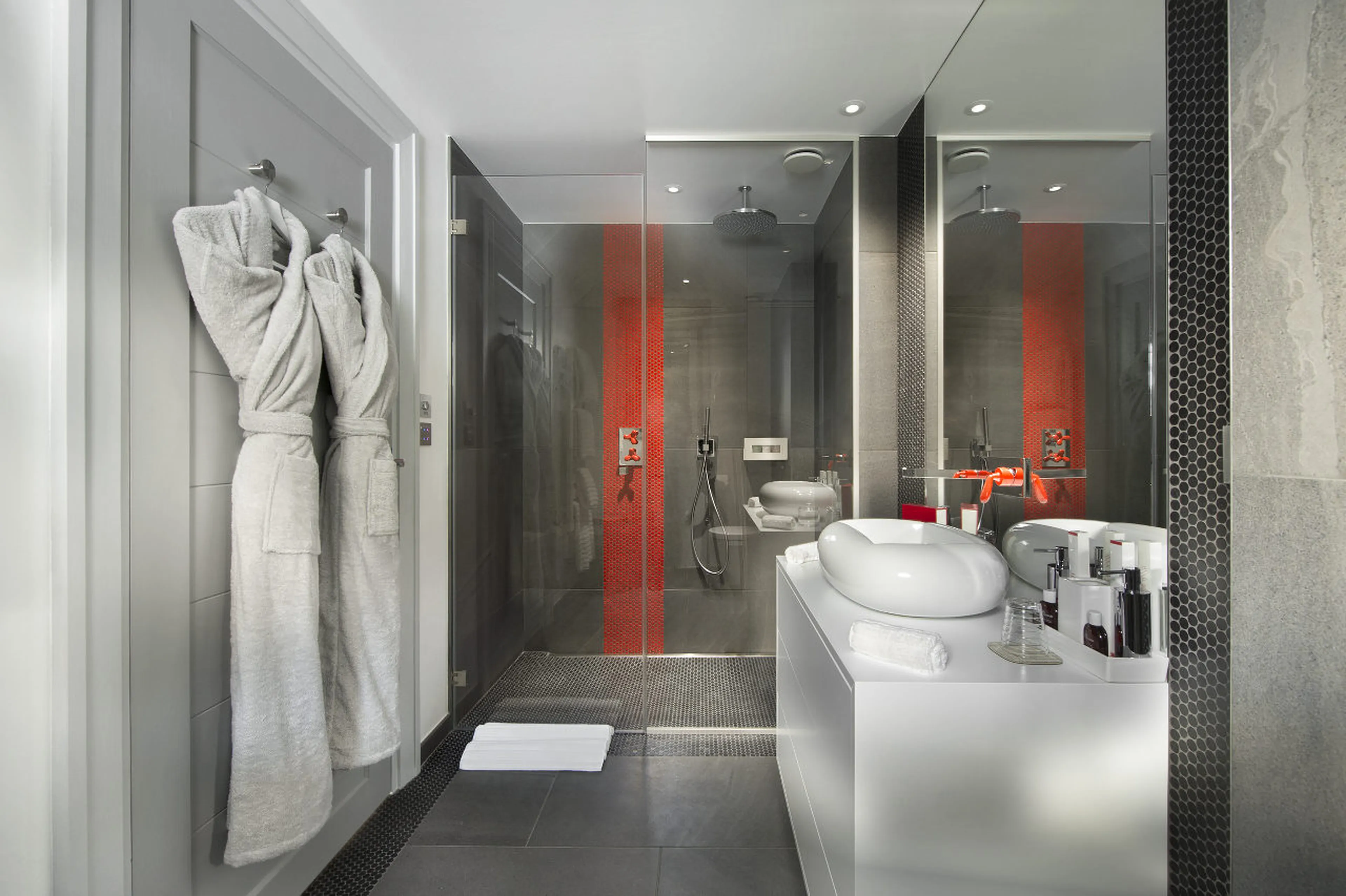 En-suite shower roomin Chalet Pow Pow inCourchevel 1850