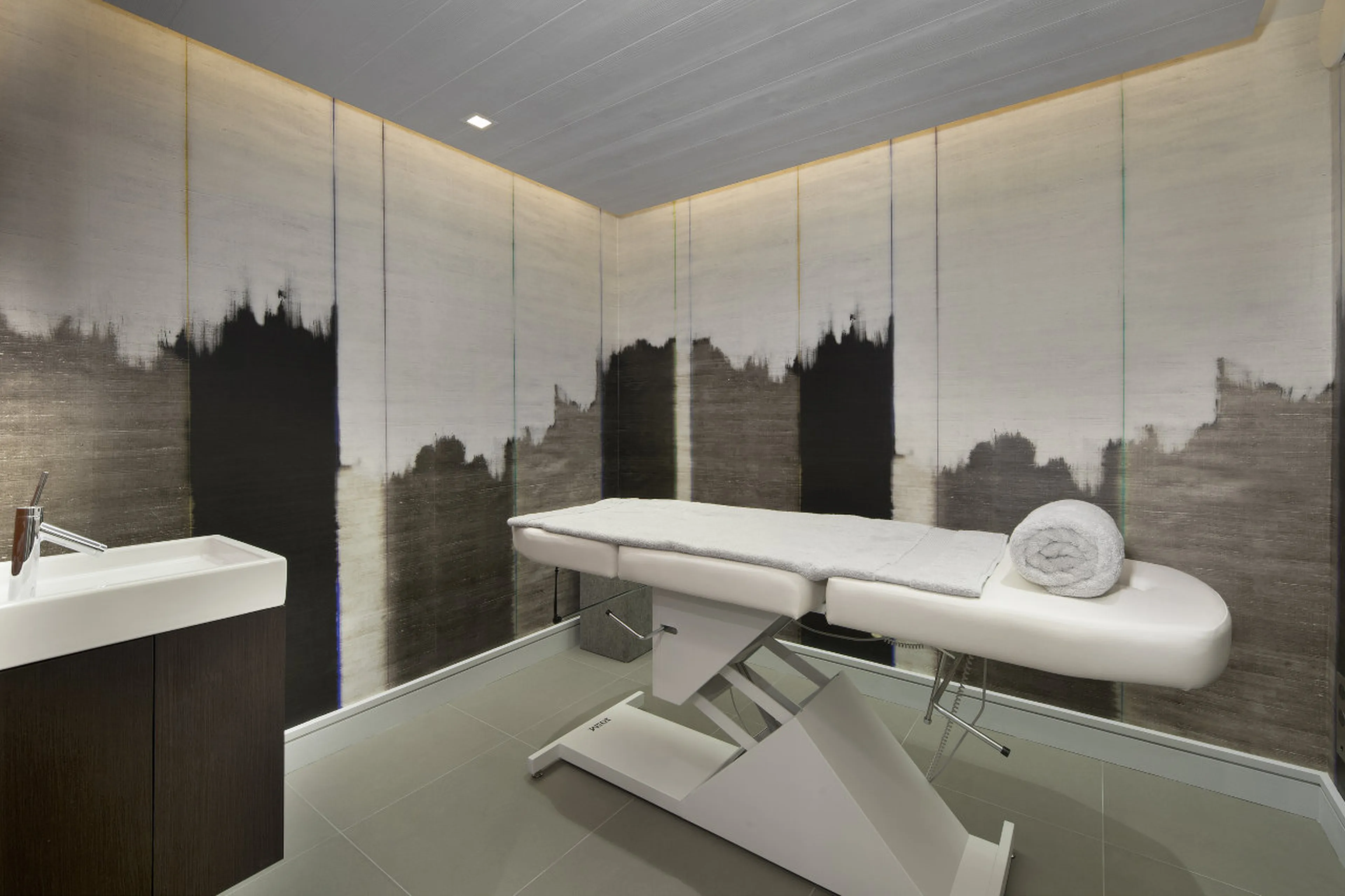 Massage room in Chalet Pow Pow, Courchevel 1850