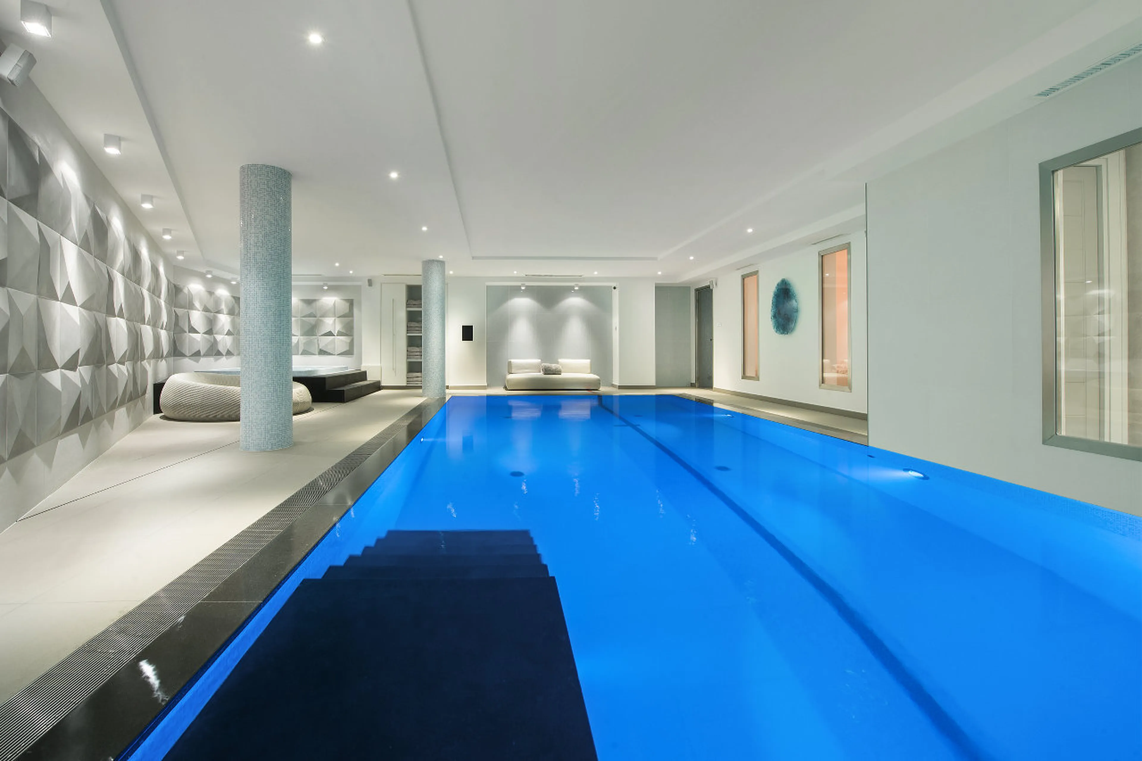 15 x 5m swimming pool with relaxation area in Chalet Pow Pow, Courchevel 1850