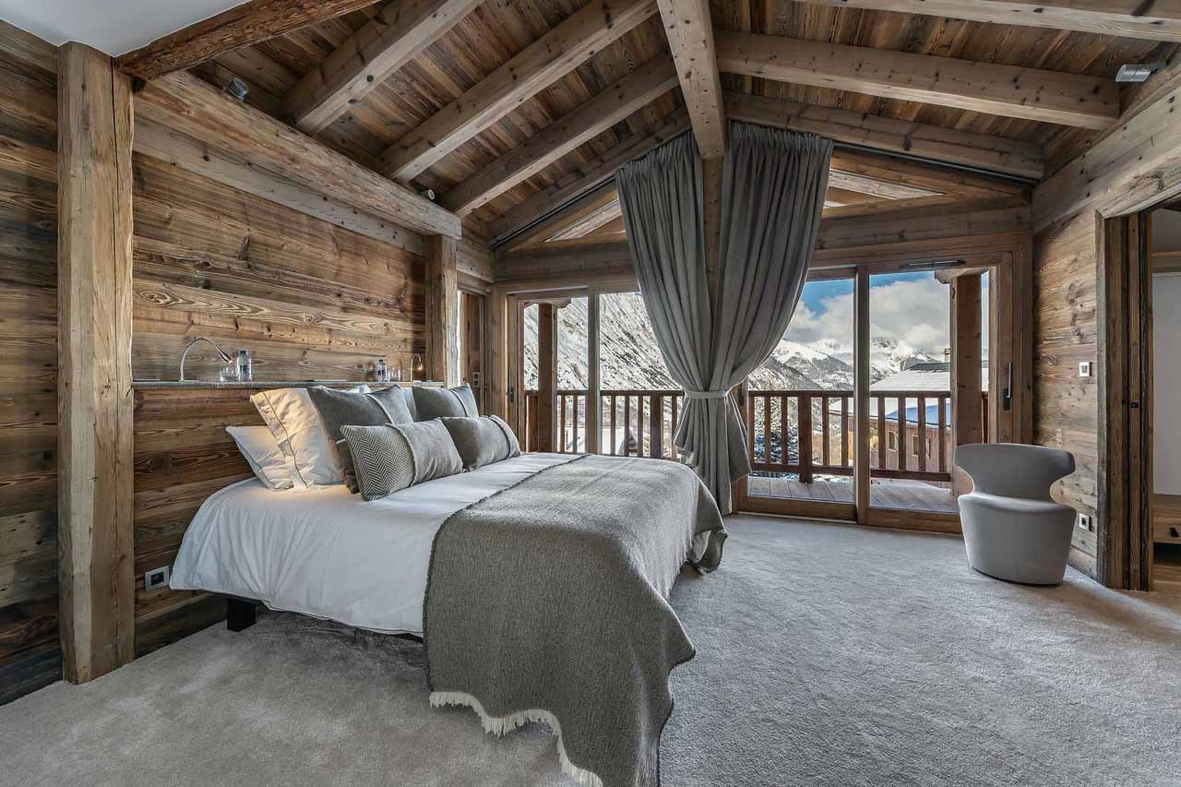 Bedroom one at Chalet Pure White Crystal in St Martin de Belleville